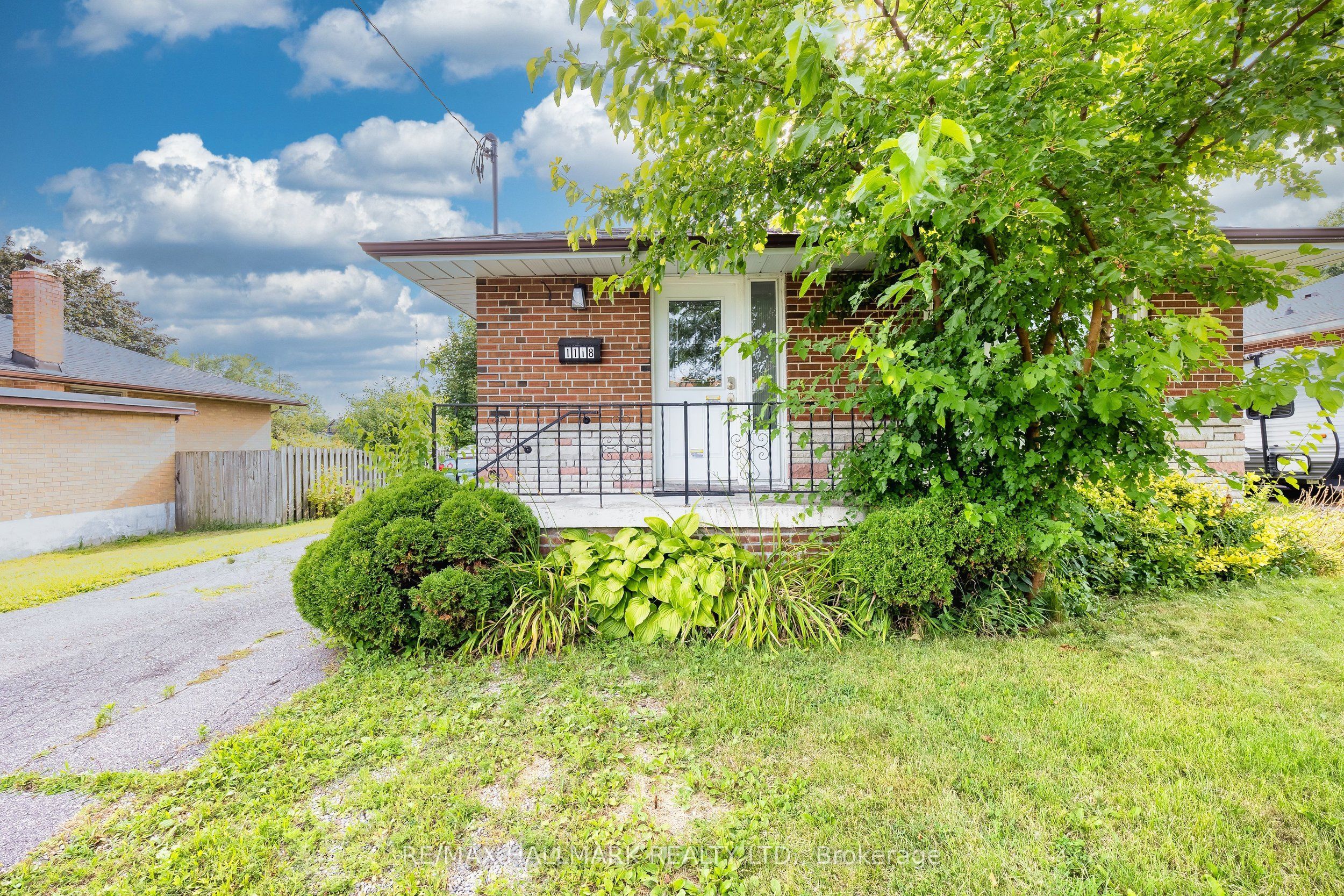 1118 Athol Street Main, Whitby, ON L1N 4A7 photo 4