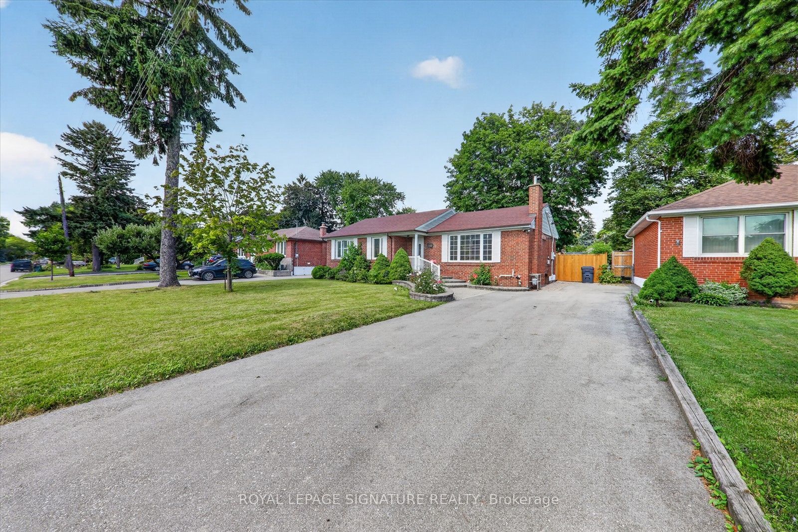 9 Lejune Road, Toronto, ON M1T 2S6 photo 2