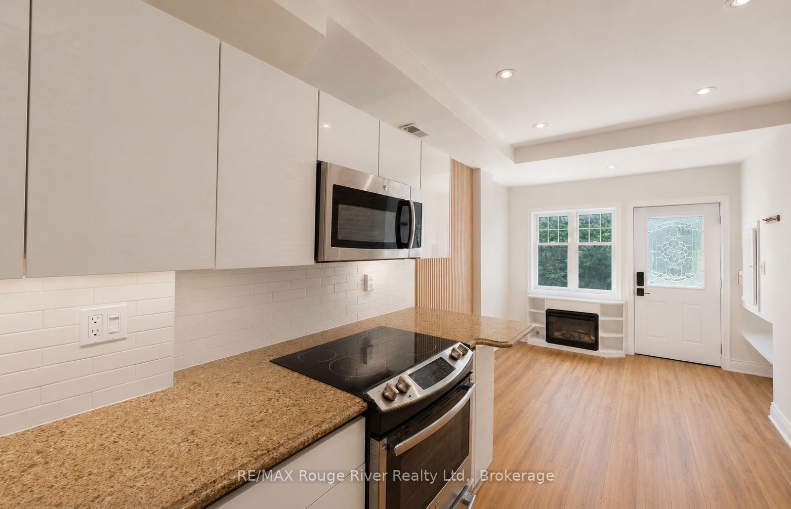821 Craven Road, Toronto, ON M4L 2Z7 photo 5