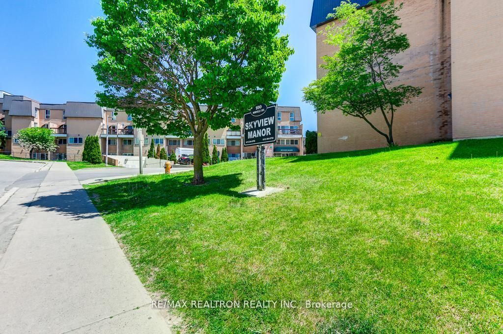 100 Mornelle Court 1045, Toronto, ON M1E 4X2 photo 2