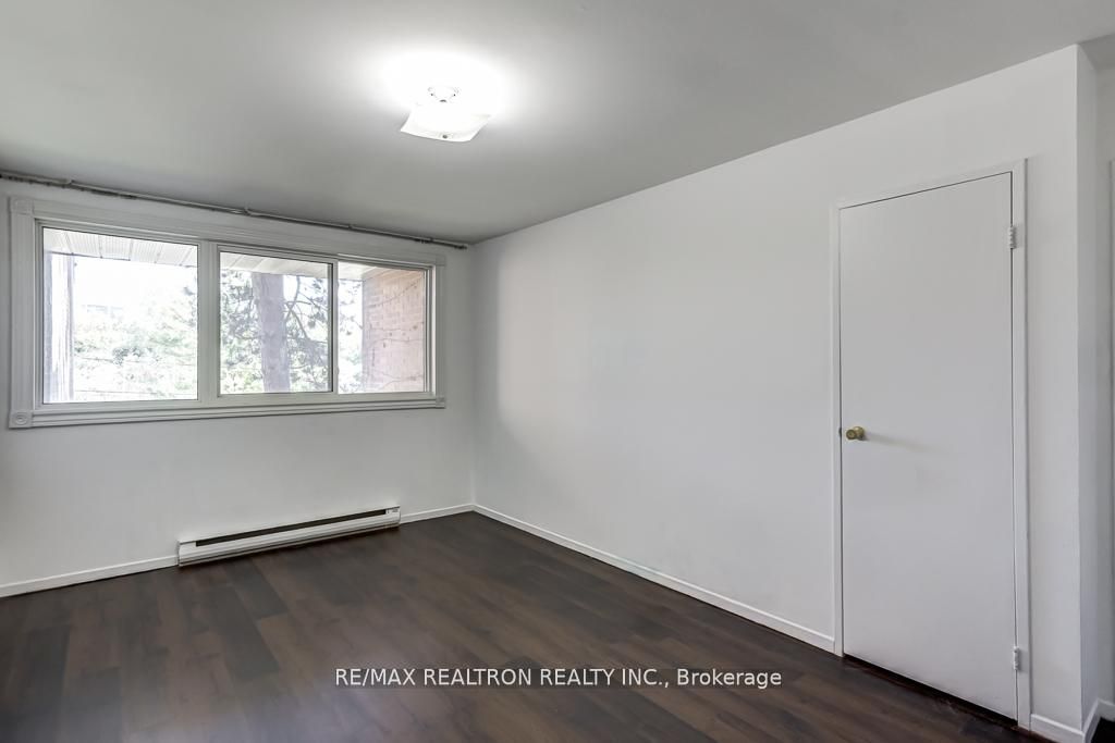 100 Mornelle Court 1045, Toronto, ON M1E 4X2 photo 4