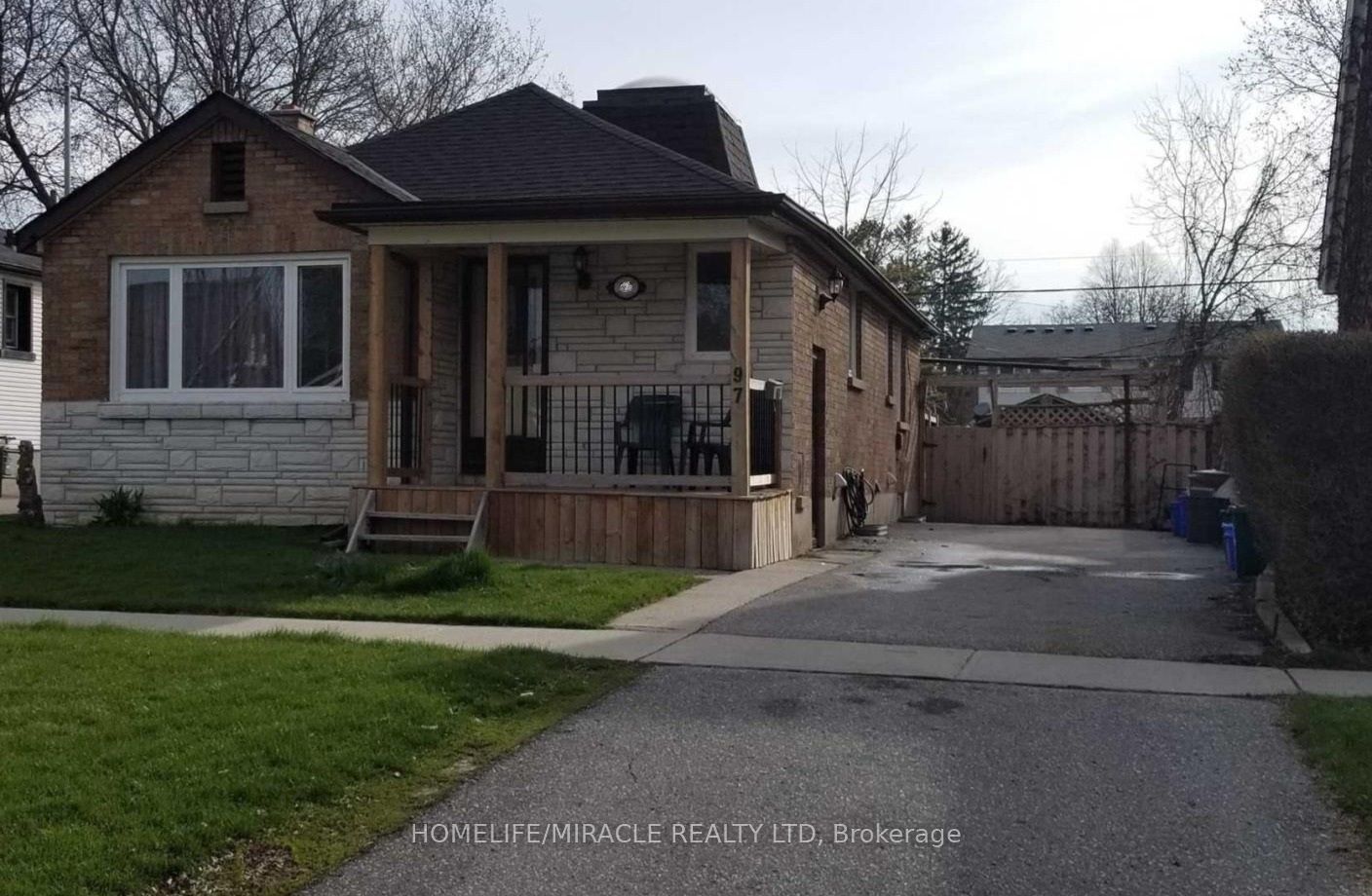 97 Central Park Boulevard Upper, Oshawa, ON L1G 5Y4