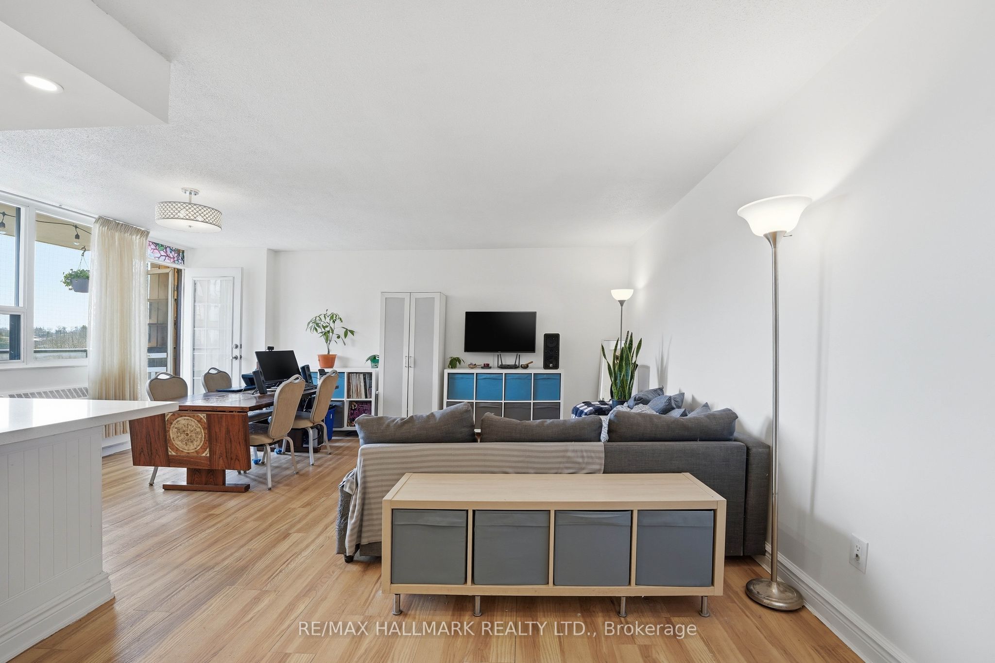 180 Markham Road 503, Toronto, ON M1M 2Z9 photo 2