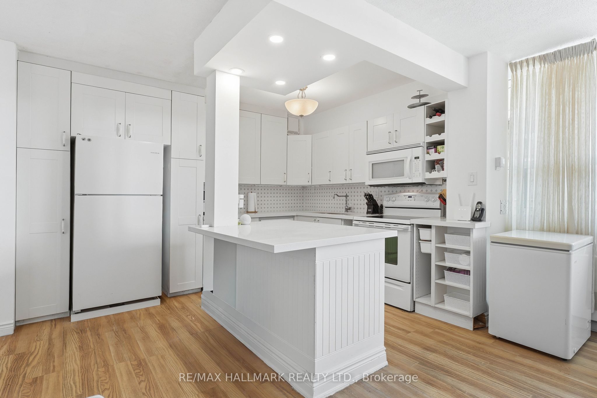 180 Markham Road 503, Toronto, ON M1M 2Z9 photo 4