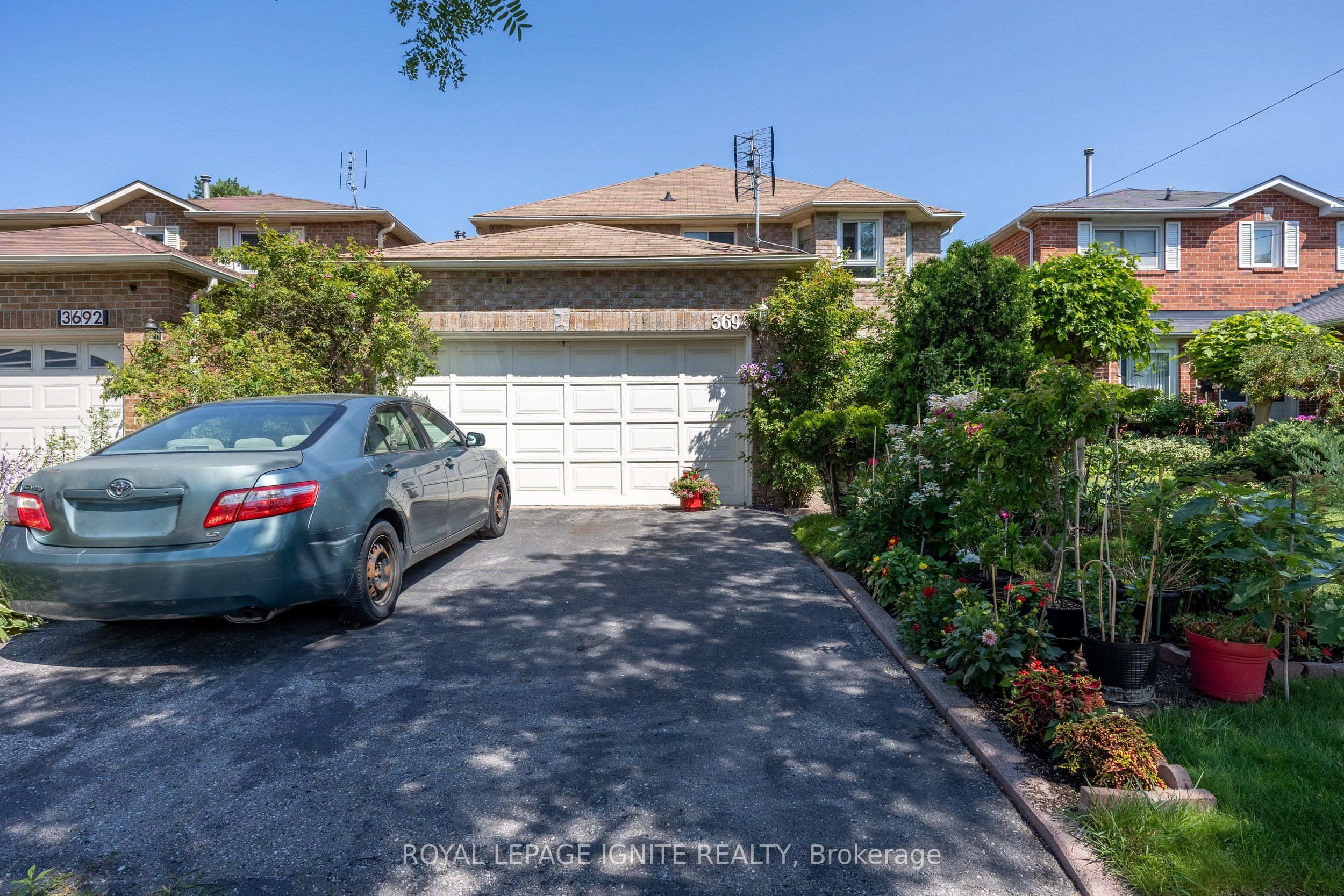 3694 Ellesmere Road, Toronto, ON M1C 1H6