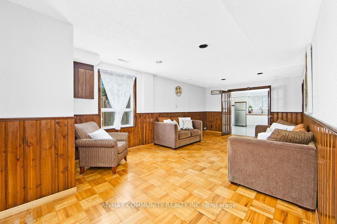 17 Tineta Crescent, Toronto, ON M1S 2Y5 photo 3