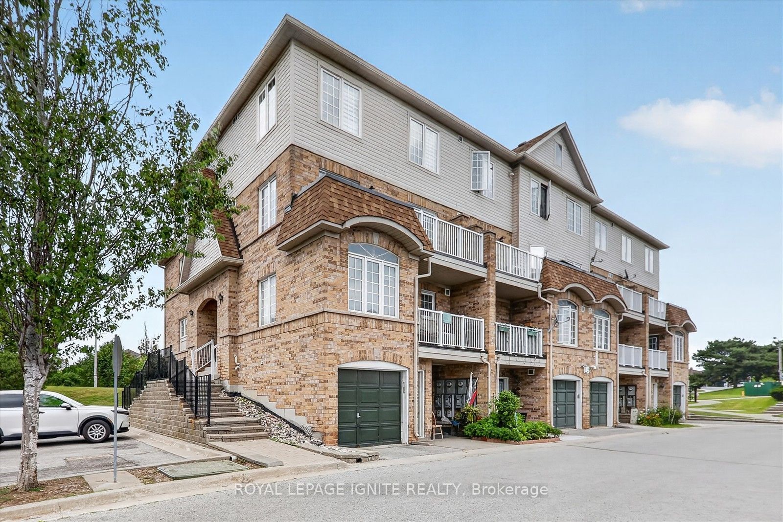 200 Mclevin Avenue 90, Toronto, ON M1B 6C8