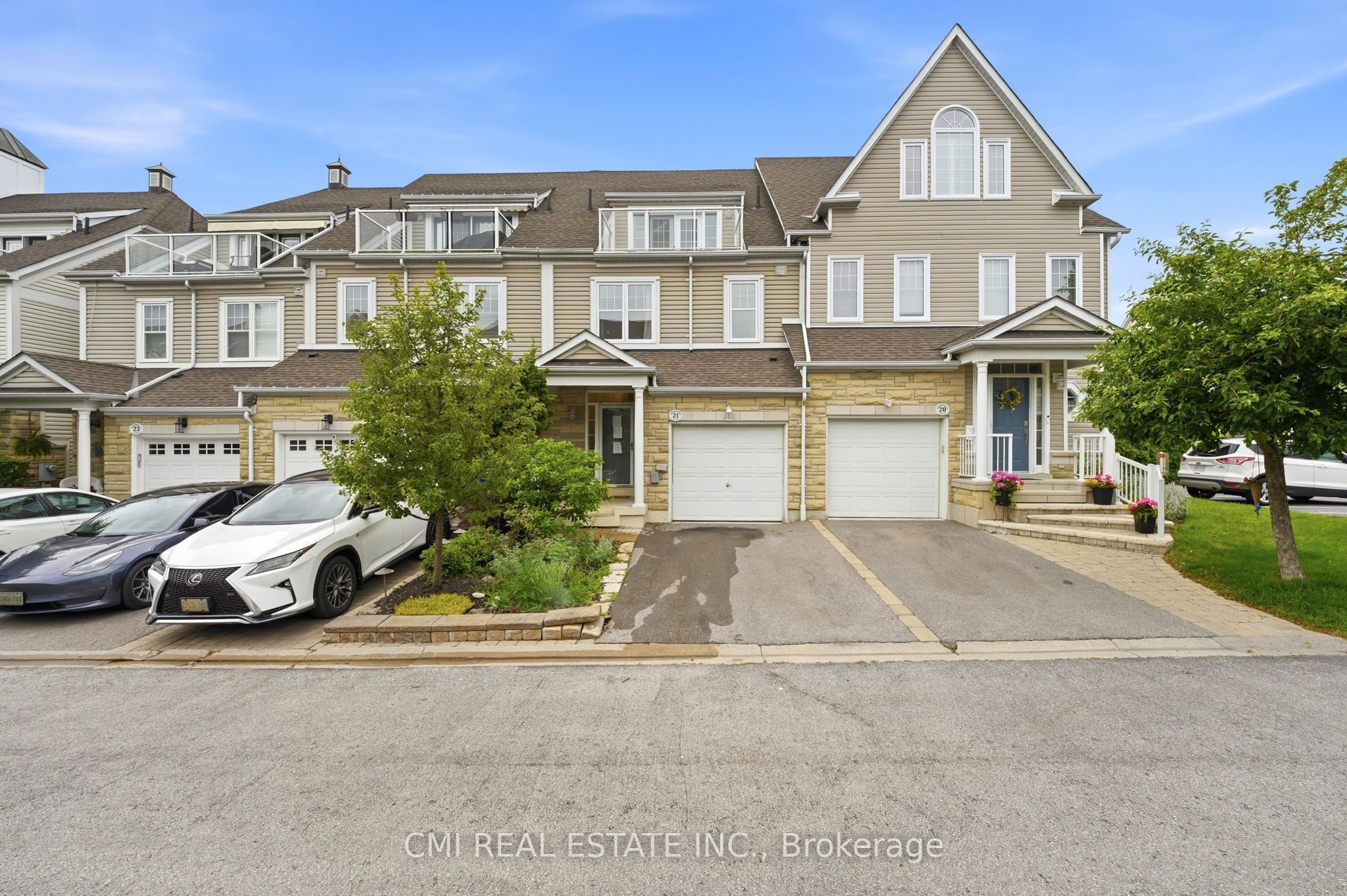 1295 Wharf Street 21, Pickering, ON L1W 1A2 photo 2