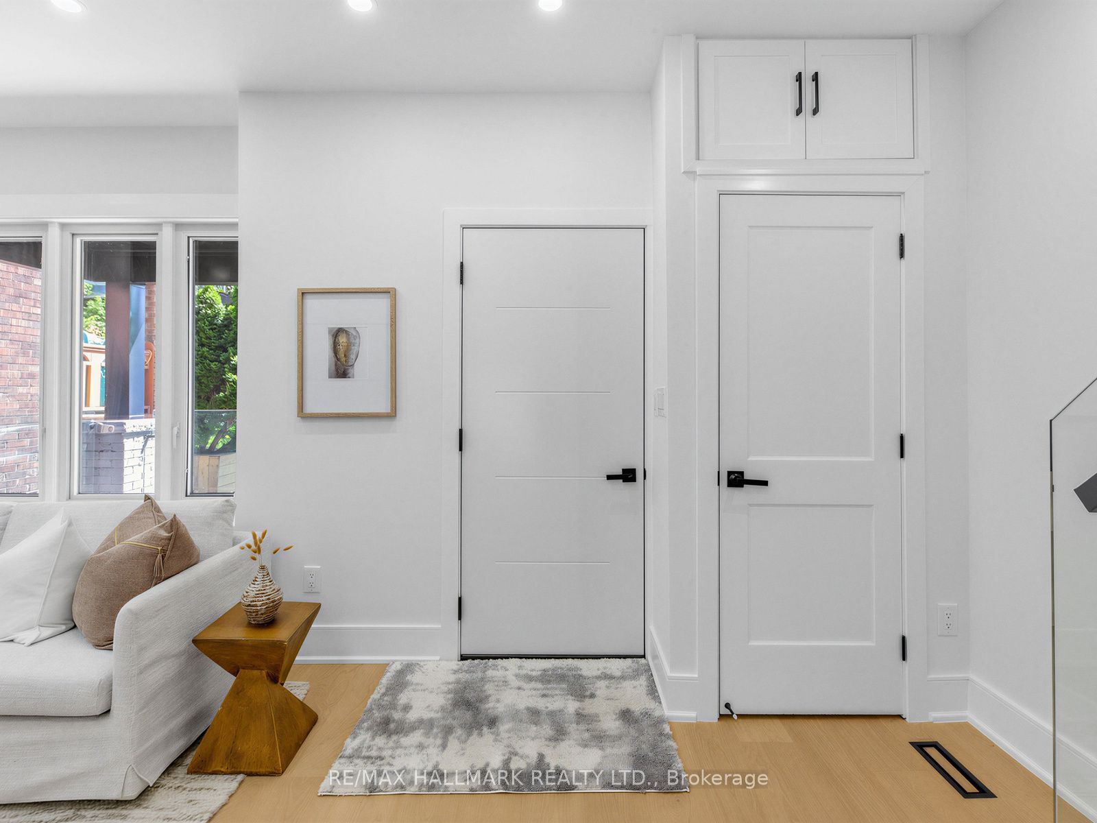 208 Gainsborough Road, Toronto, ON M4L 3C6 photo 4