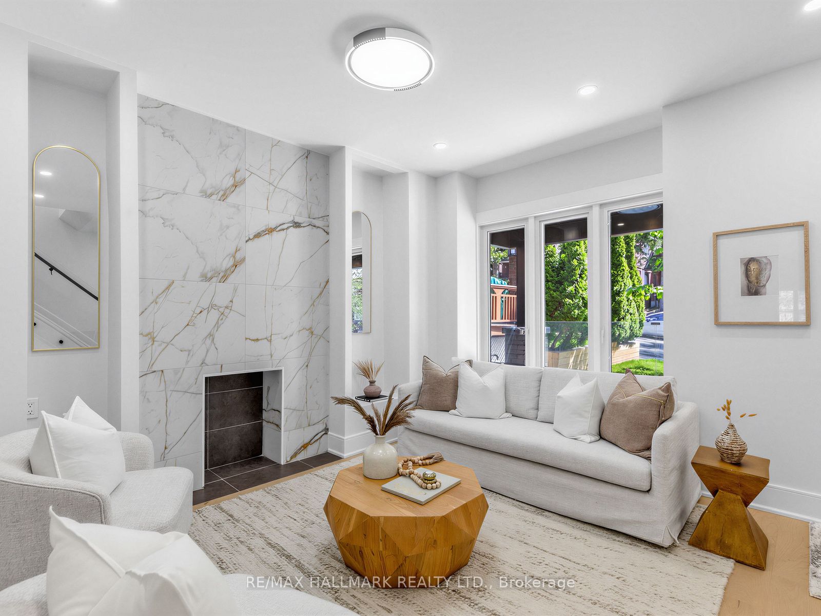 208 Gainsborough Road, Toronto, ON M4L 3C6 photo 5