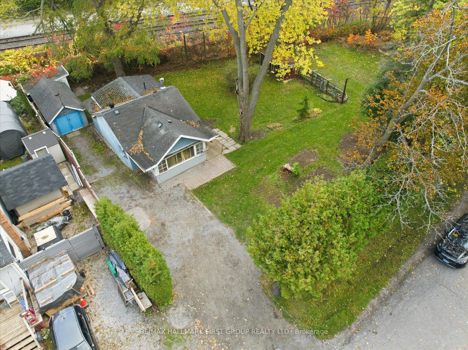 313 Dyson Road, Pickering, ON L1W 2N1 photo 2