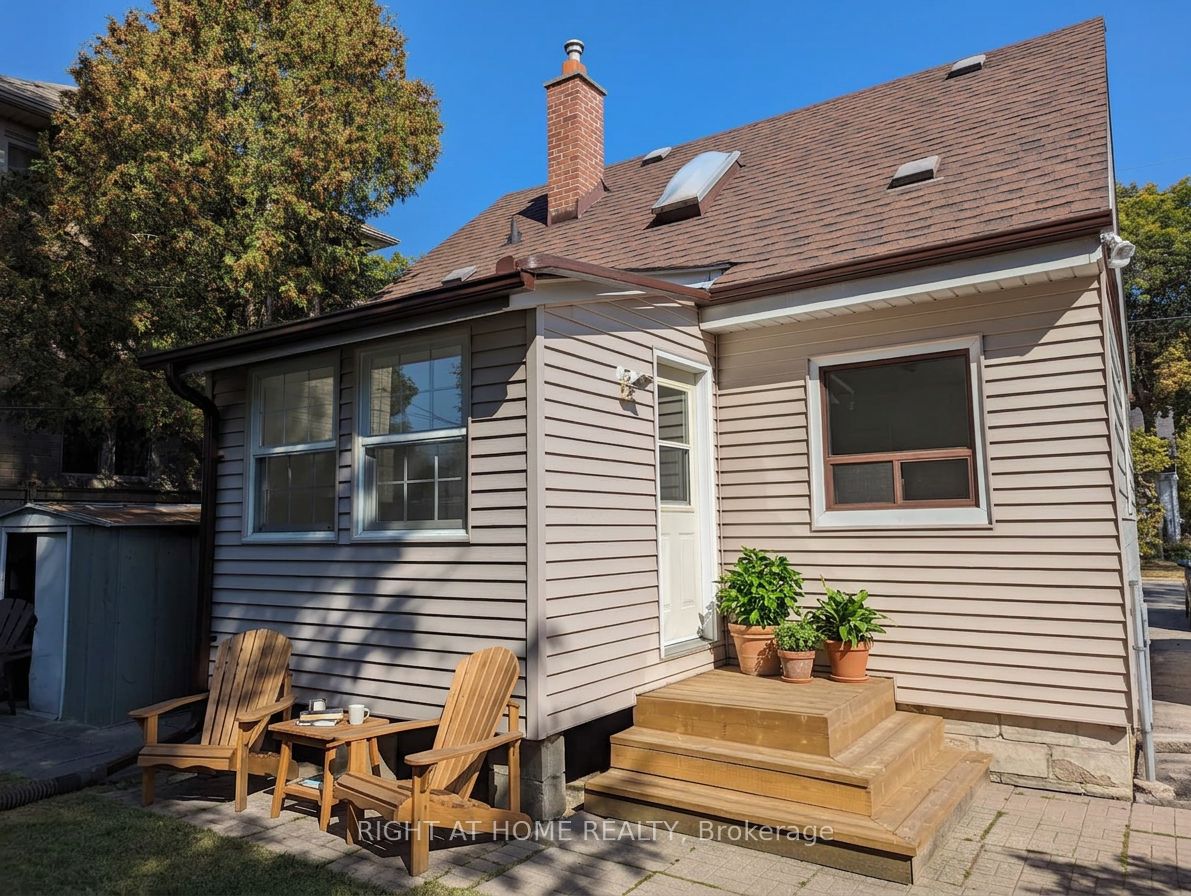 24 Harewood Avenue, Toronto, ON M1M 2R2 photo 2