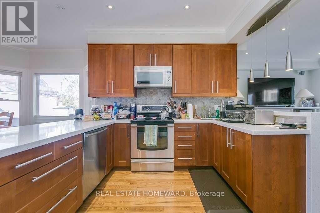 76 Redwood Avenue, Toronto, ON M4L 2S6 photo 3