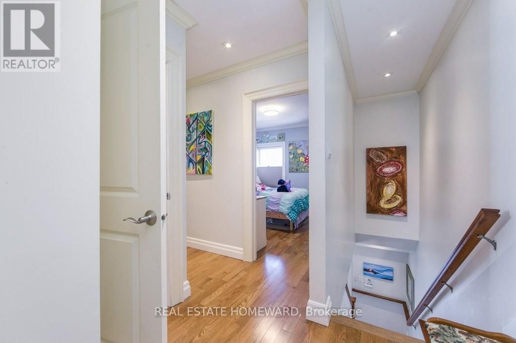 76 Redwood Avenue, Toronto, ON M4L 2S6 photo 5