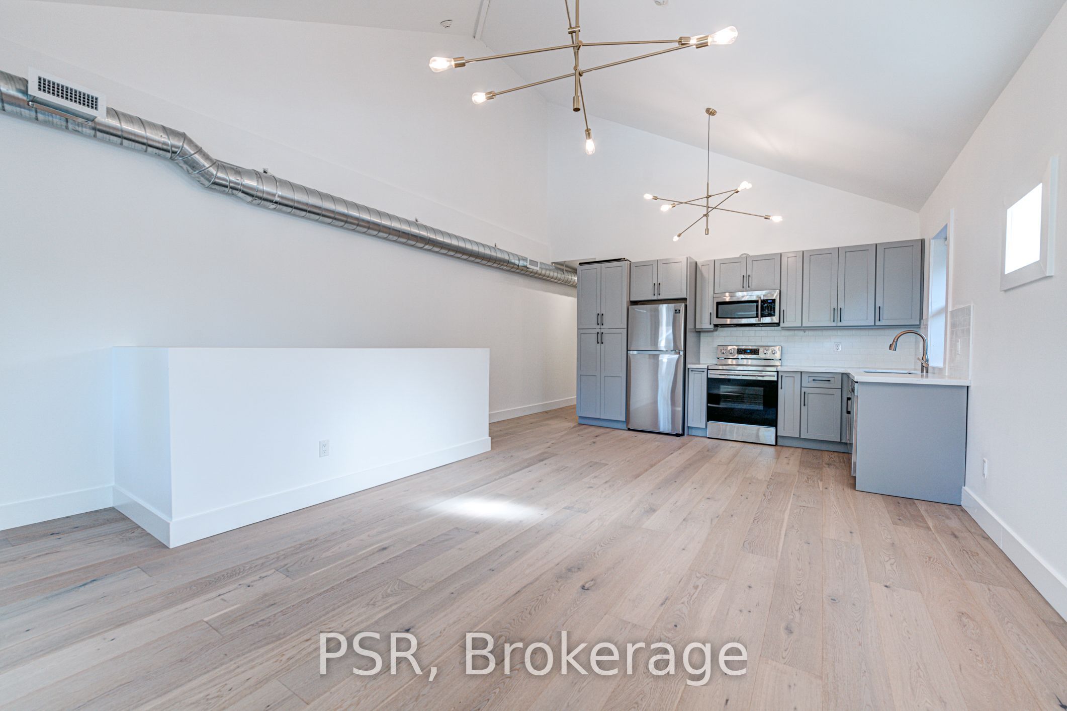 87 Hammersmith Avenue Main, Toronto, ON M4E 2W3 photo 2