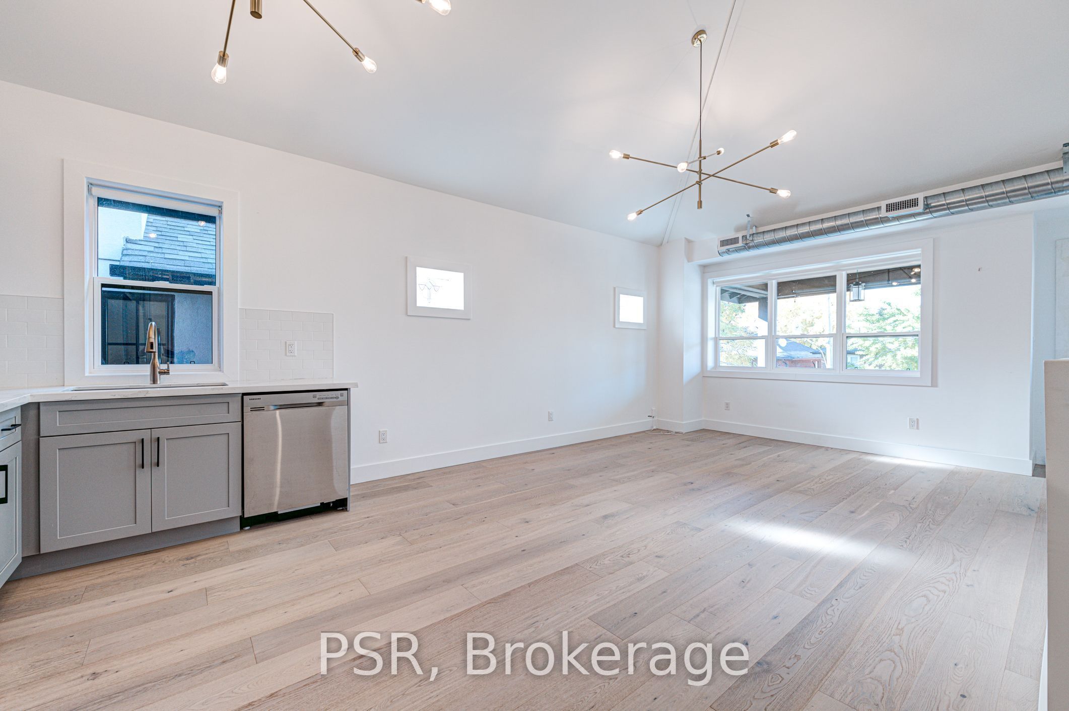 87 Hammersmith Avenue Main, Toronto, ON M4E 2W3 photo 4