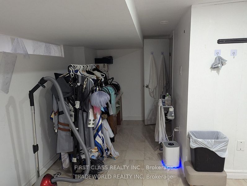 82 Earlton Street, Toronto, ON M1T 2R6 photo 2