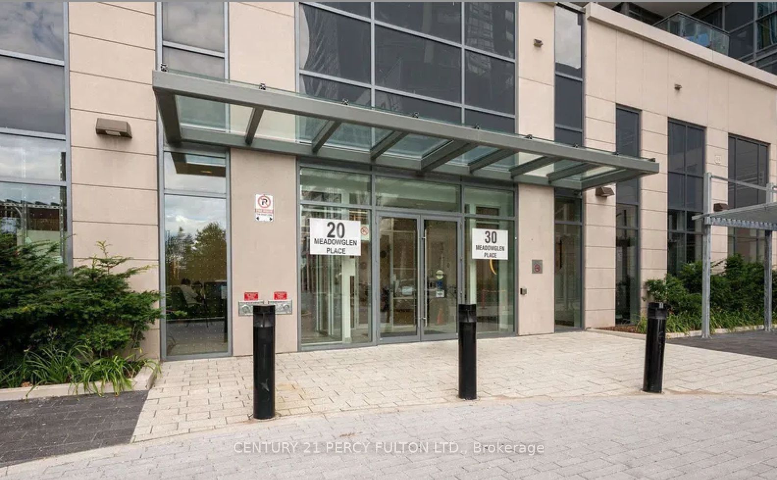 30 Meadowglen Place 208, Toronto, ON M1G 0A6 photo 4