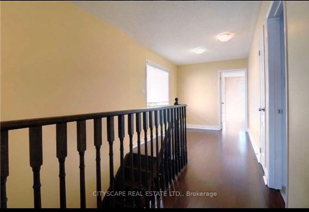 1136 Schooling Drive E, Oshawa, ON L1H 7K5 photo 5