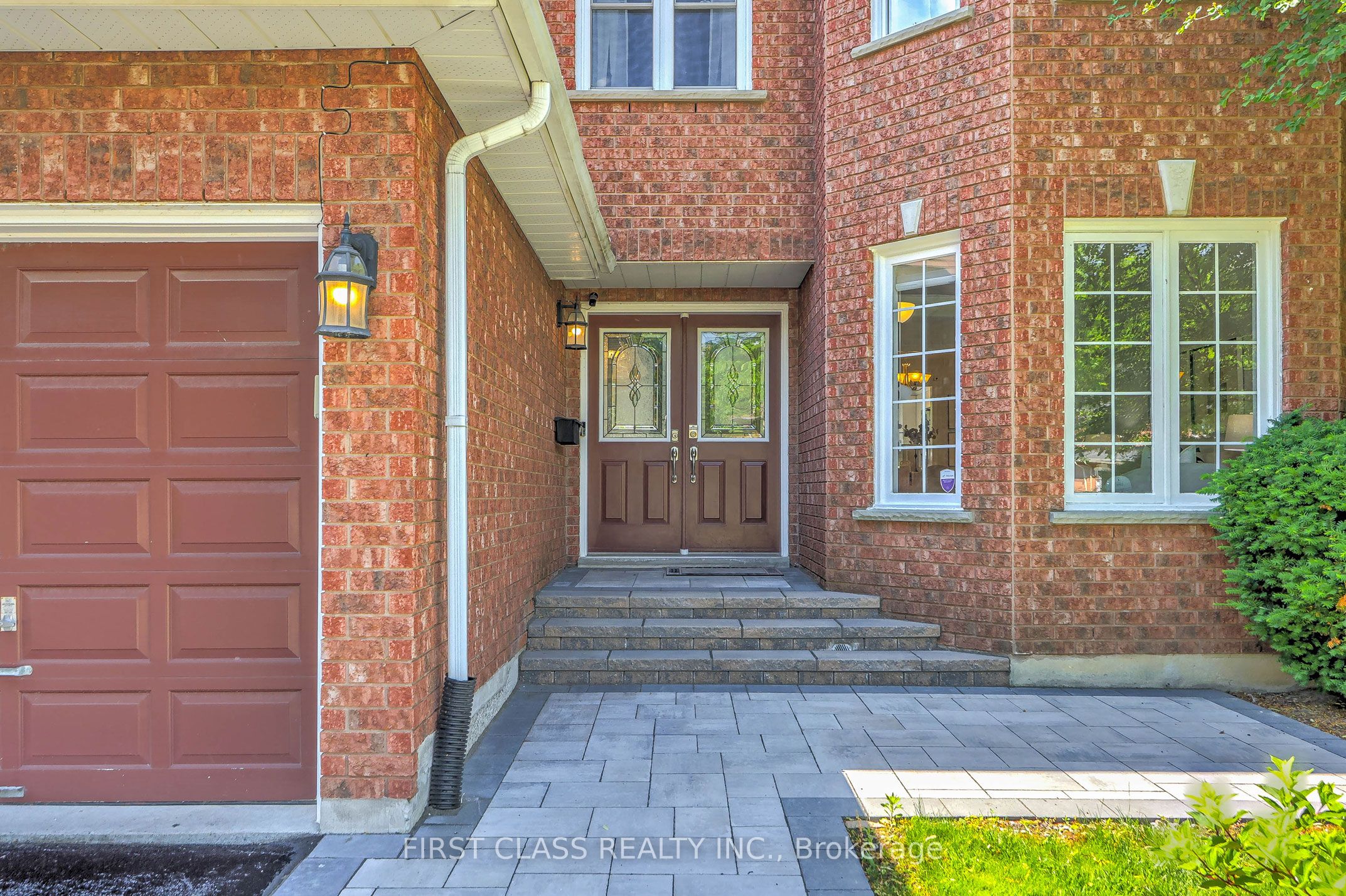 2511 Linwood Street, Pickering, ON L1X 2S4 photo 3