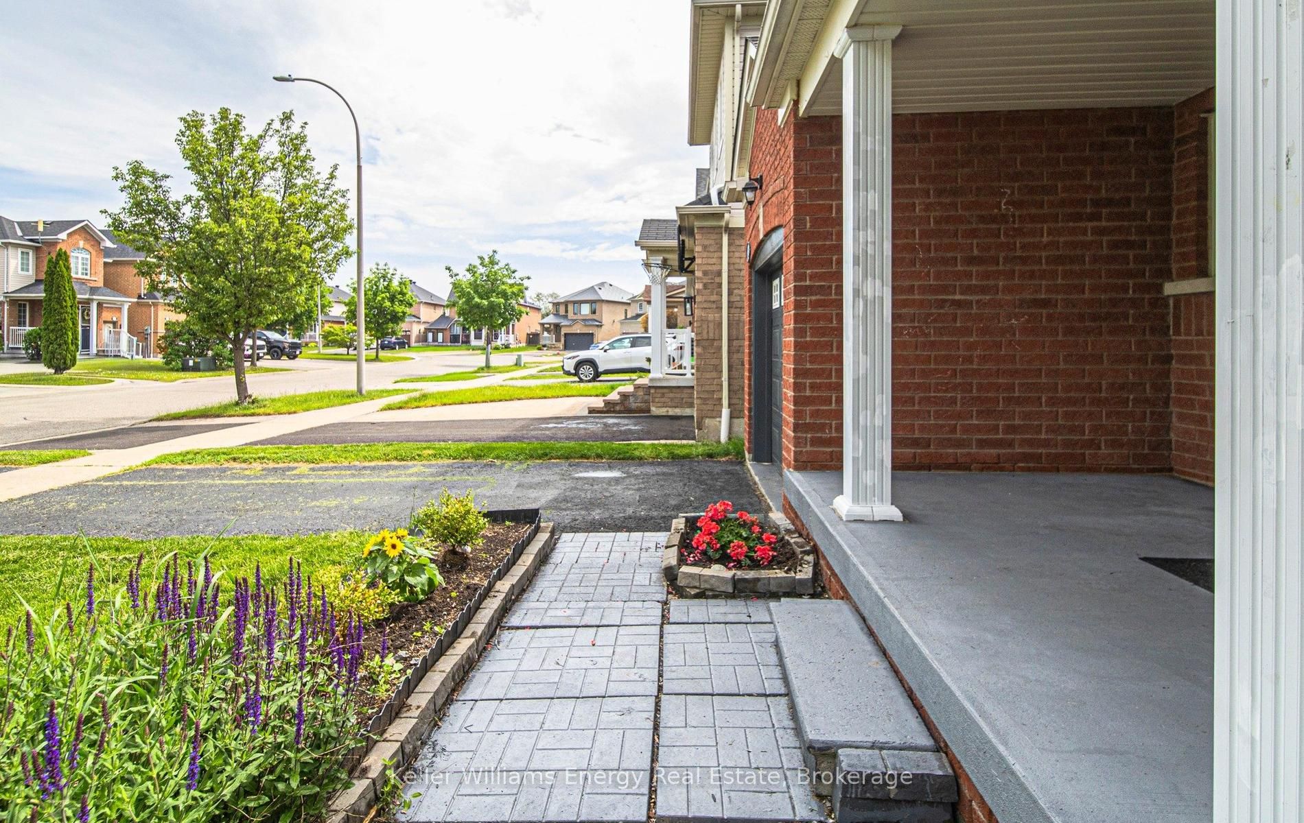 37 Harkness Drive, Whitby, ON L1R 0C6 photo 4