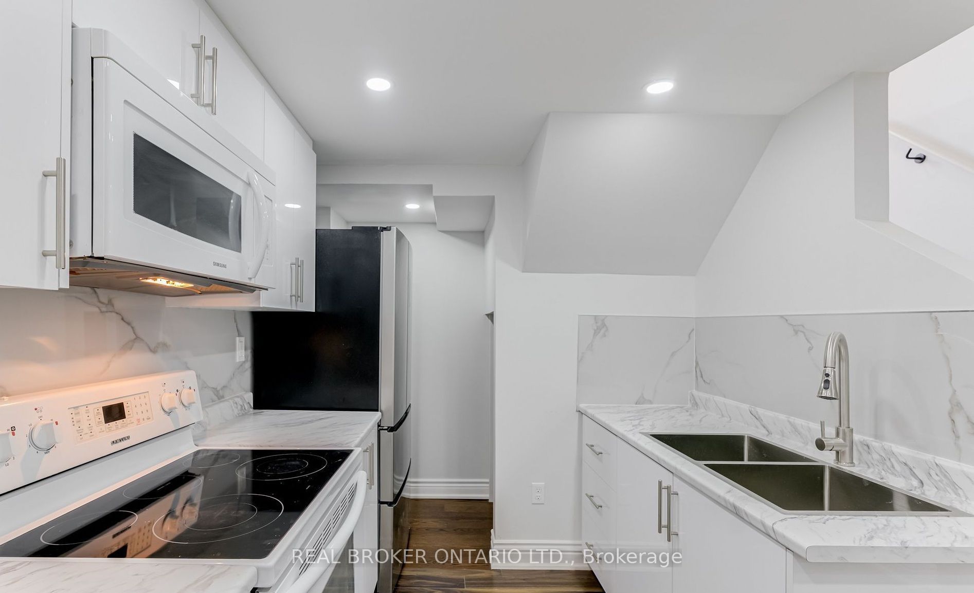 47 Rotary Drive, Toronto, ON M1B 2J2 photo 4