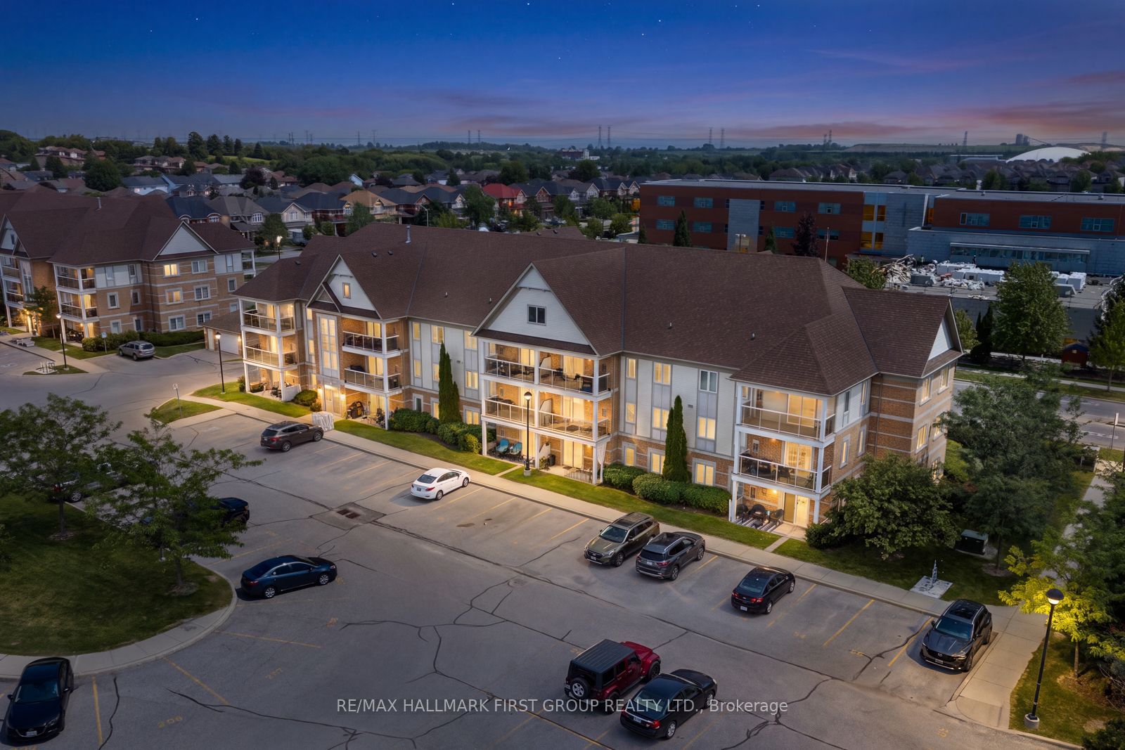 132 Aspen Springs Drive 202, Clarington, ON L1C 0H1