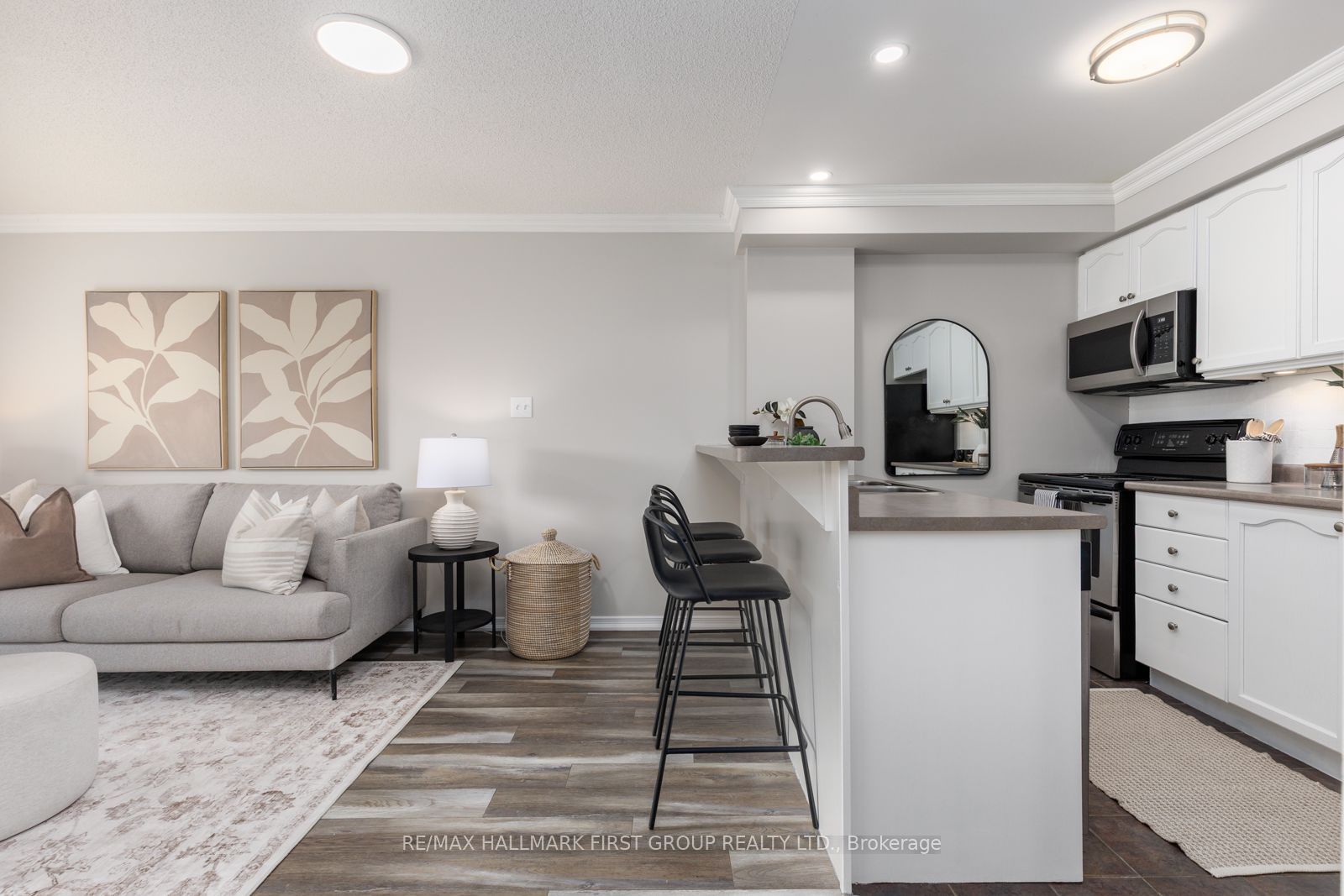 132 Aspen Springs Drive 202, Clarington, ON L1C 0H1 photo 4