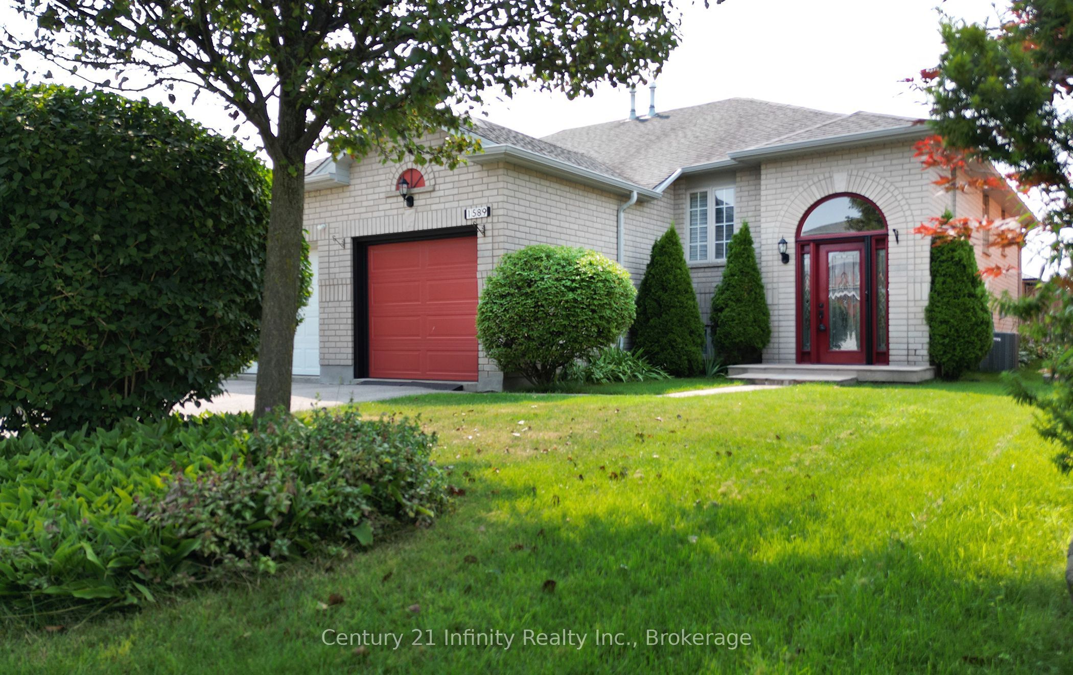 1589 Fieldgate Drive, Oshawa, ON L1K 2L4 photo 2