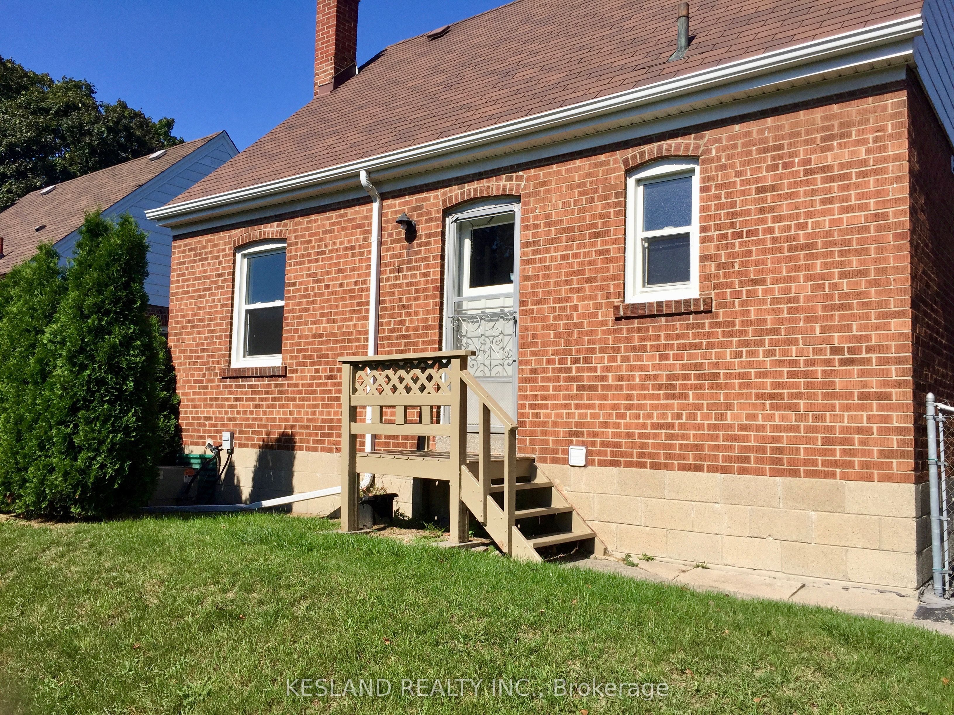 5 Sundridge Drive, Toronto, ON M1L 2J2 photo 2