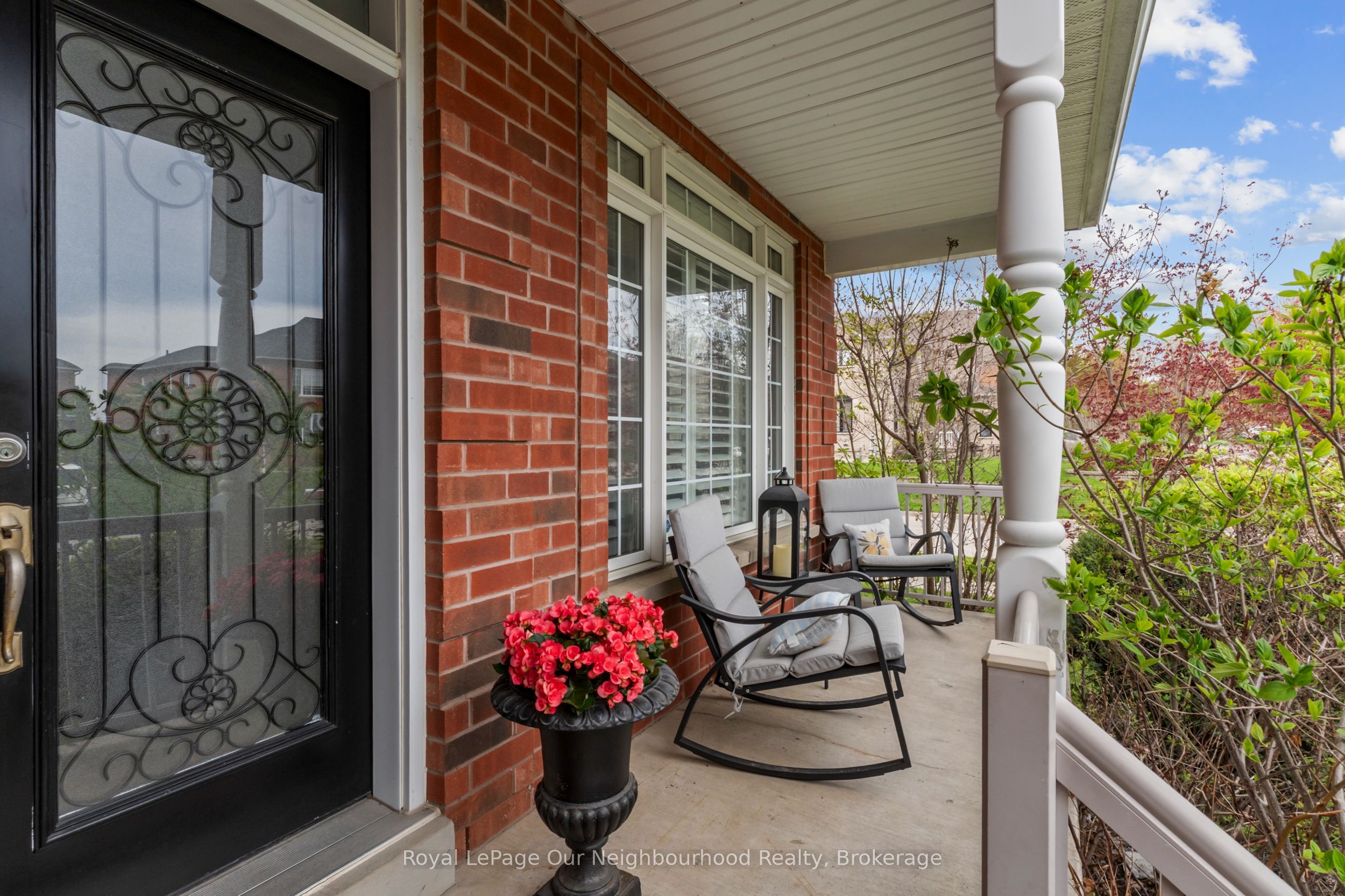 38 Vineyard Avenue, Whitby, ON L1P 1X5 photo 2