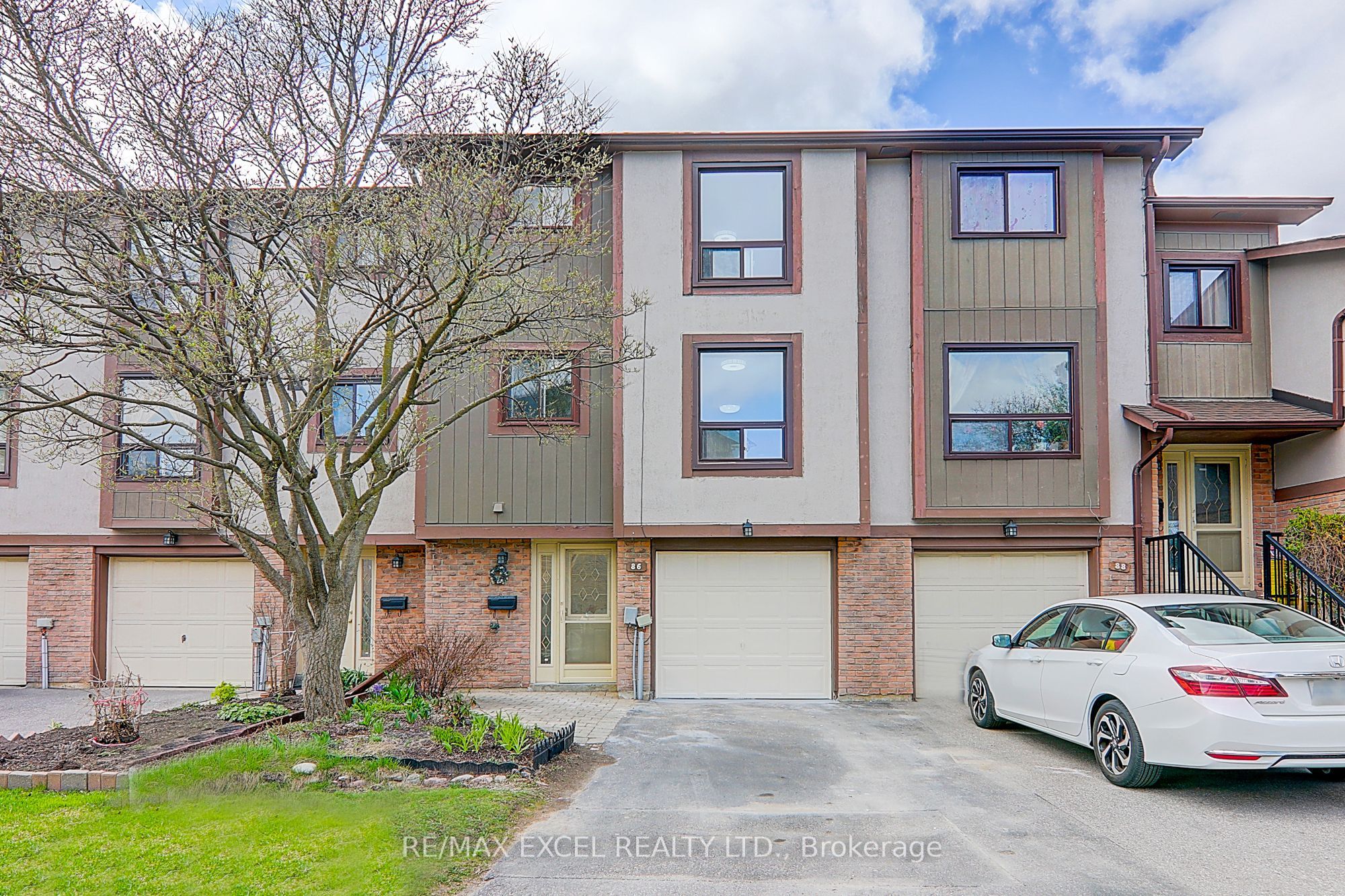 24 Fundy Bay Boulevard 86, Toronto, ON M1W 3A4