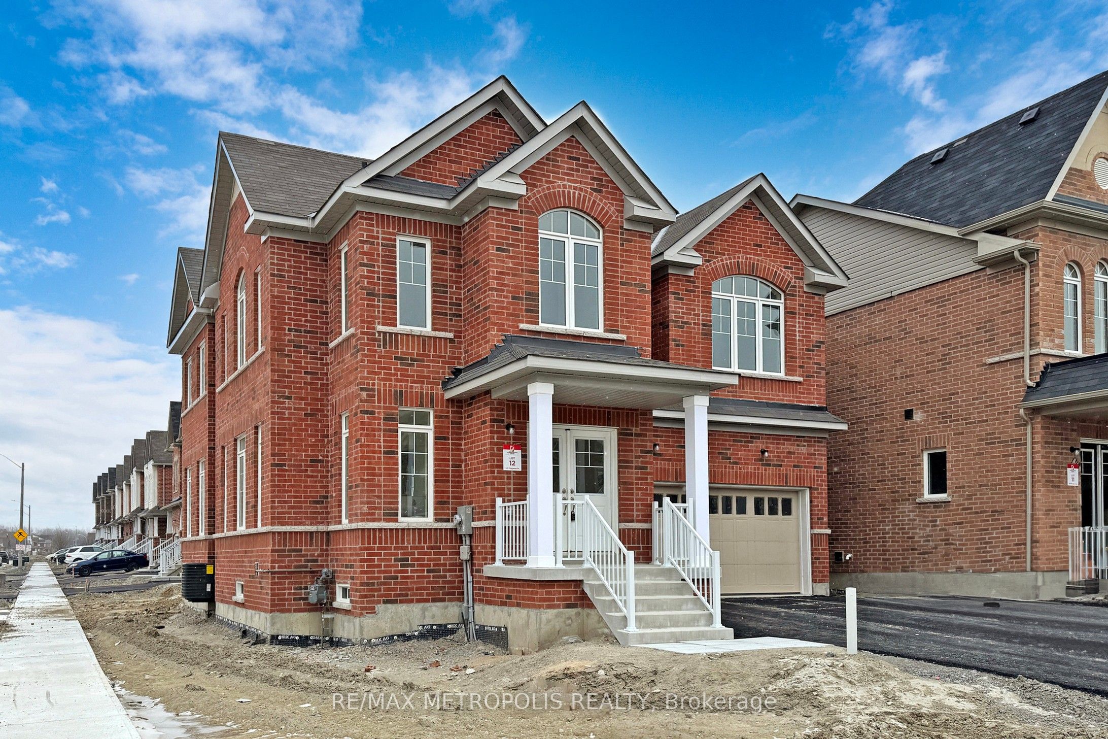 647 Fleetwood Drive, Oshawa, ON L1K 2V7 photo 4