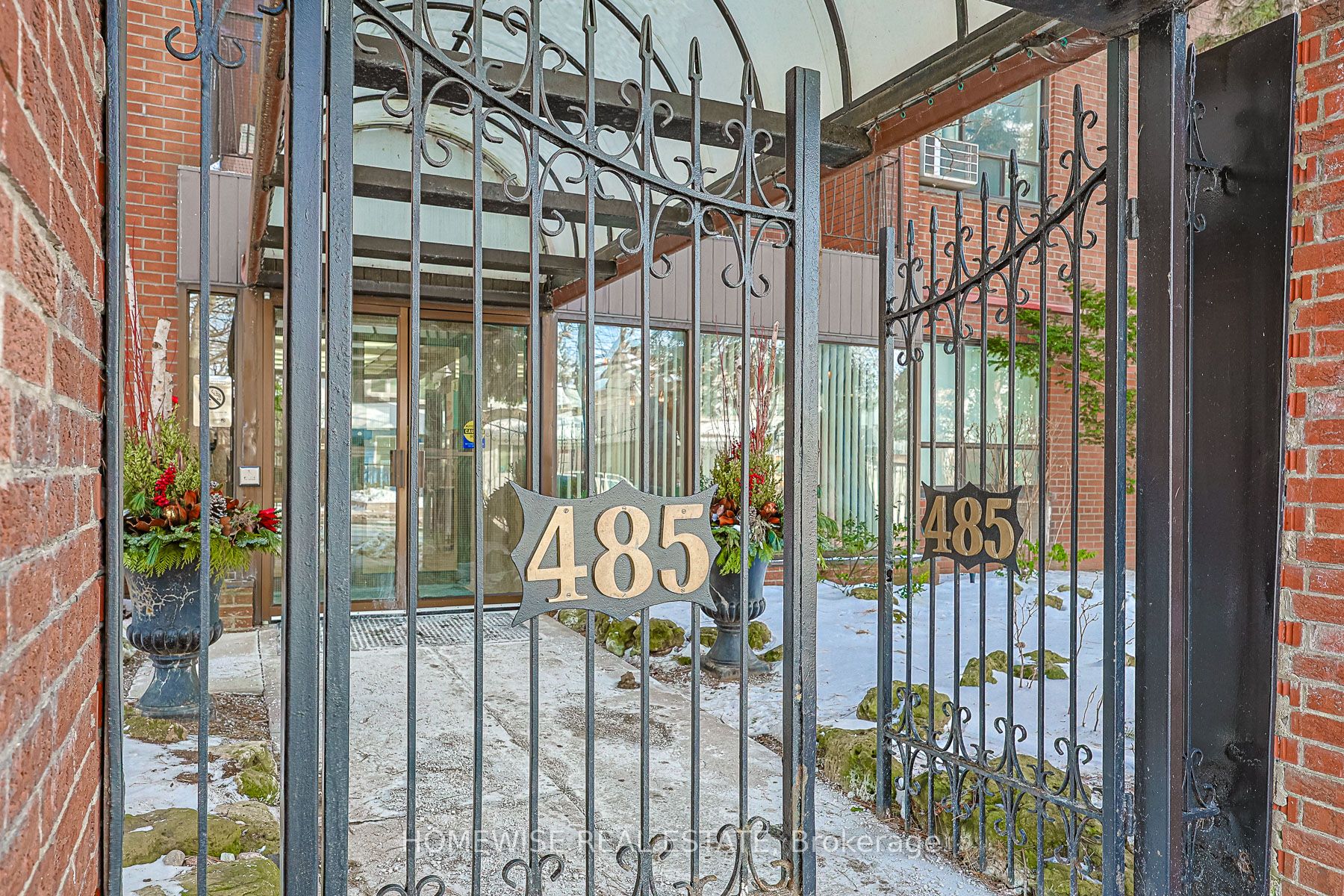 485 Kingston Road 902, Toronto, ON M4L 1V6 photo 5