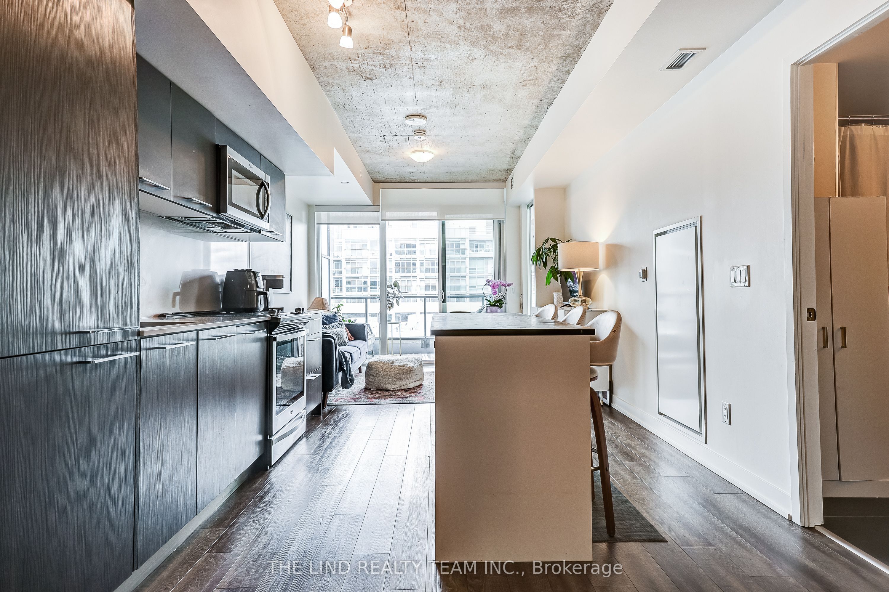 30 Baseball Place 622, Toronto, ON M4M 0E8 photo 4