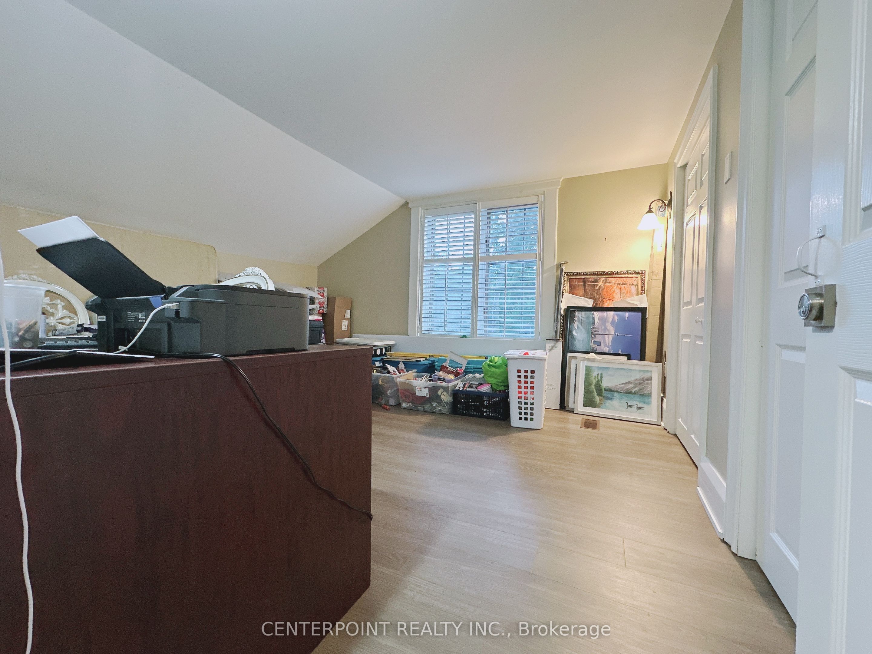 555 Military Trail Apt 1, Toronto, ON M1E 4S7 photo 2