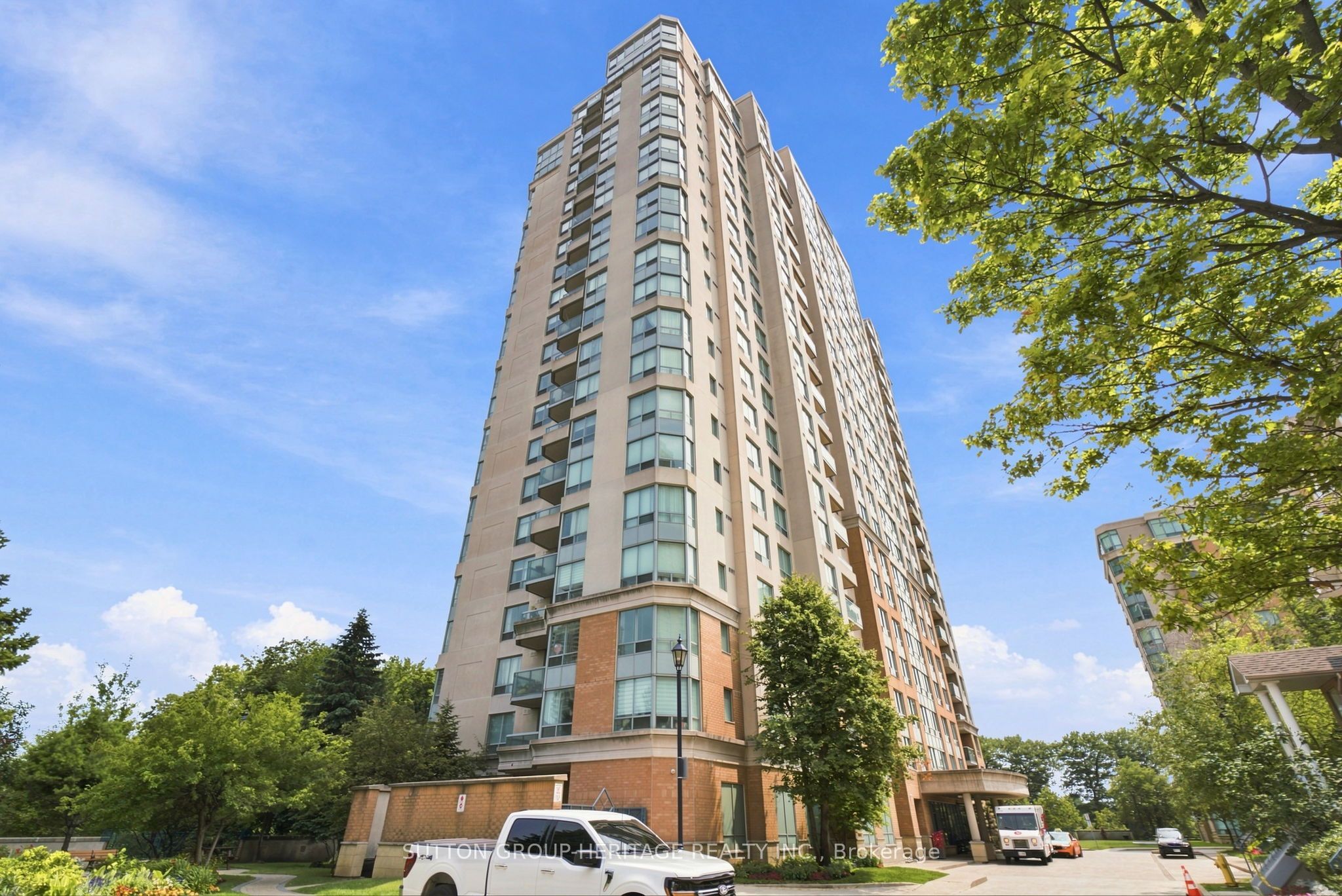 125 Omni Drive 233, Toronto, ON M1P 5A9 photo 2