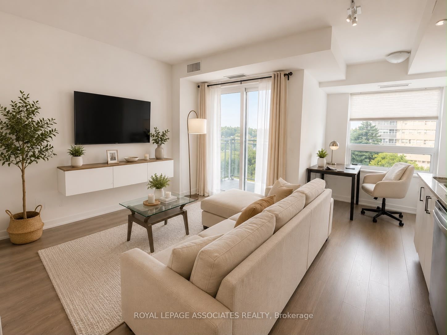 20 Meadowglen Place 327, Toronto, ON M1G 0A9 photo 3
