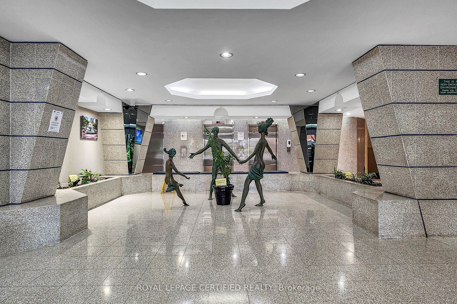 2460 Eglinton Avenue E 201, Toronto, ON M1K 5J7 photo 5