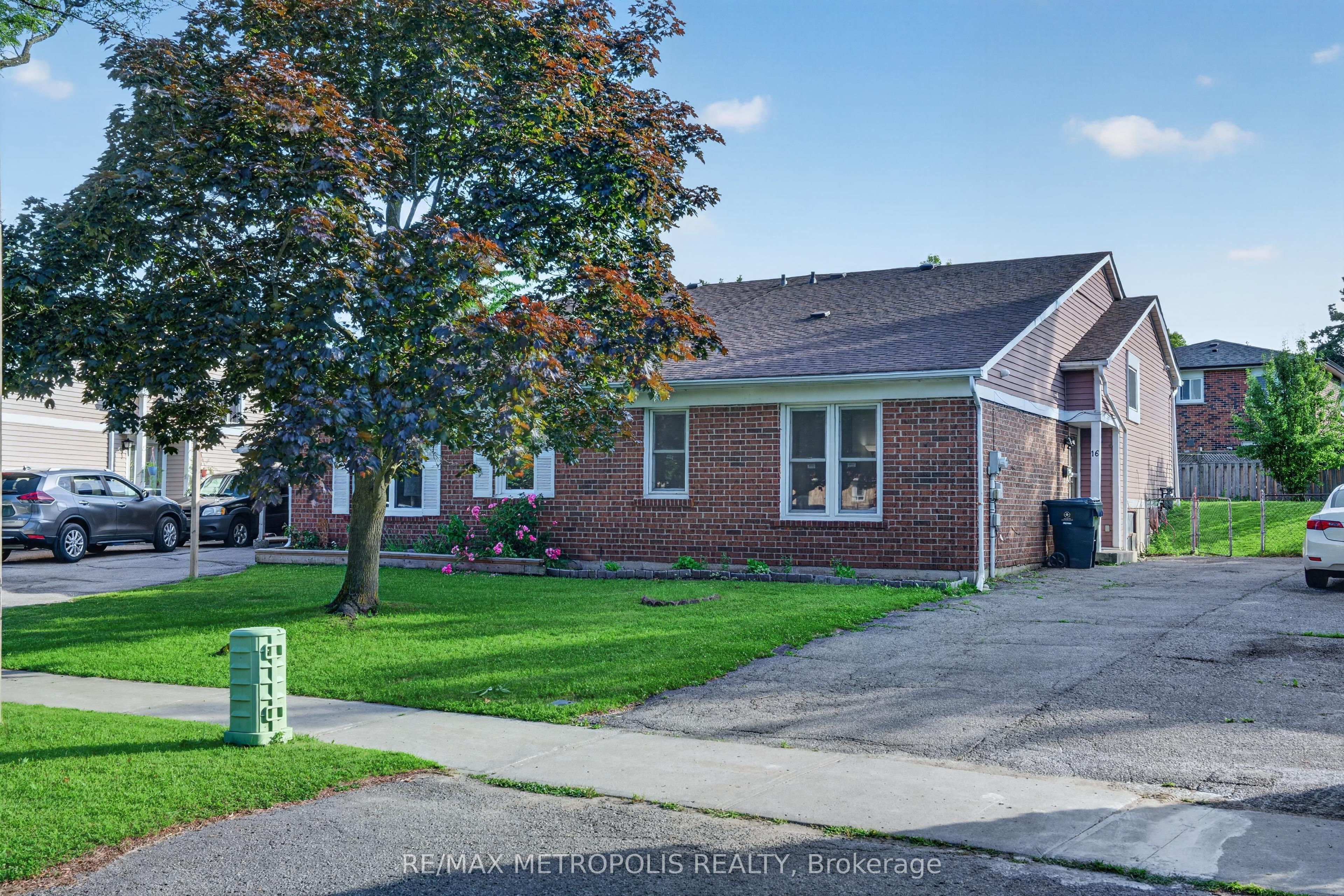 16 Stanbridge Court, Toronto, ON M1B 2S5 photo 2