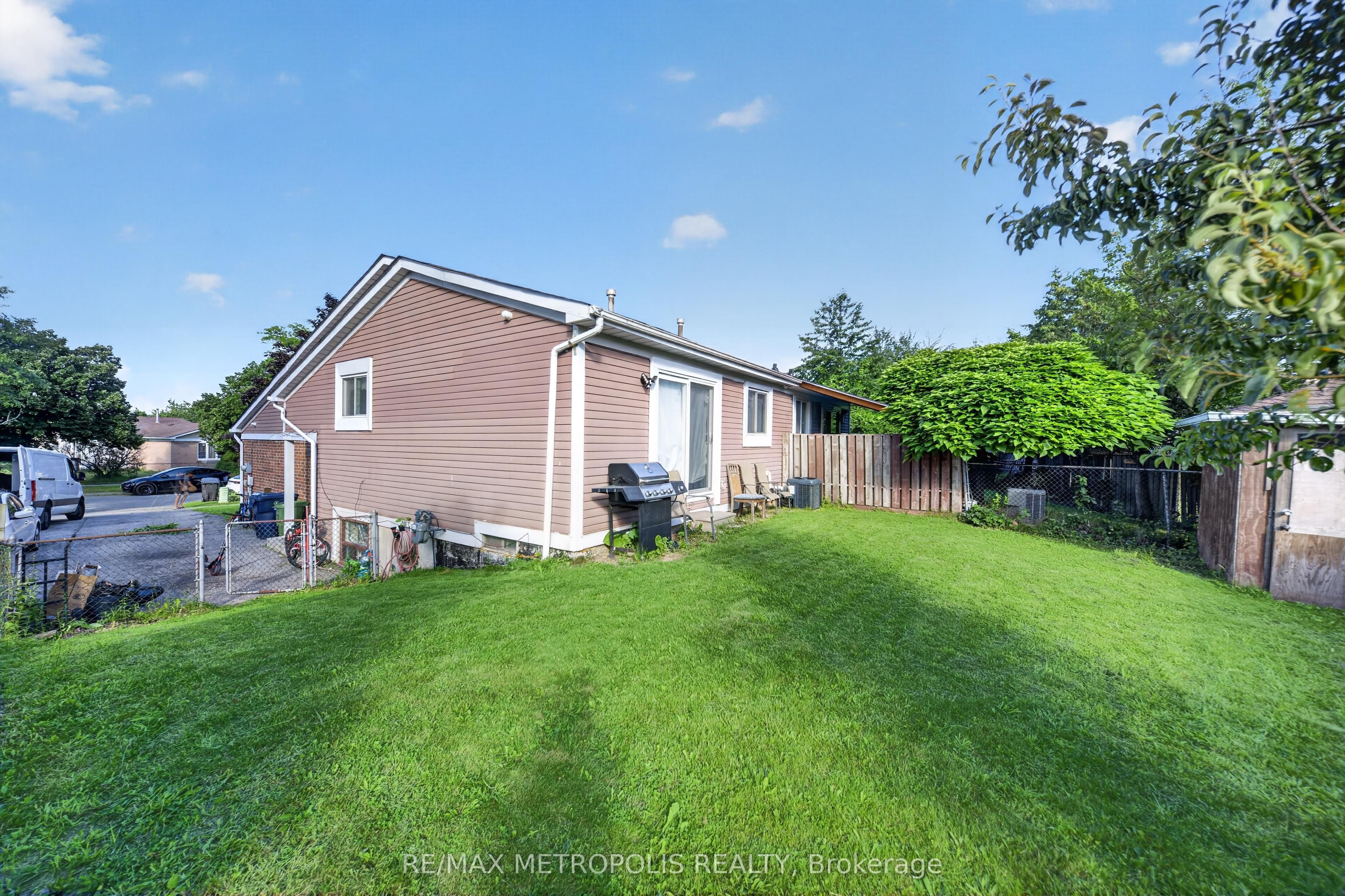 16 Stanbridge Court, Toronto, ON M1B 2S5 photo 4