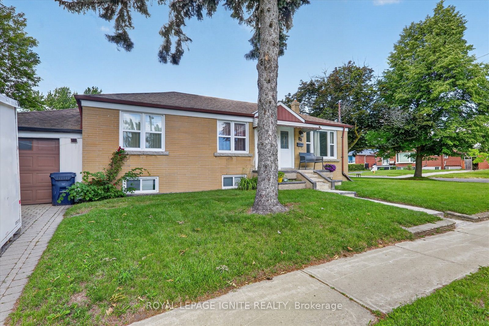 20 Alanbury Crescent, Toronto, ON M1J 2Y4 photo 2