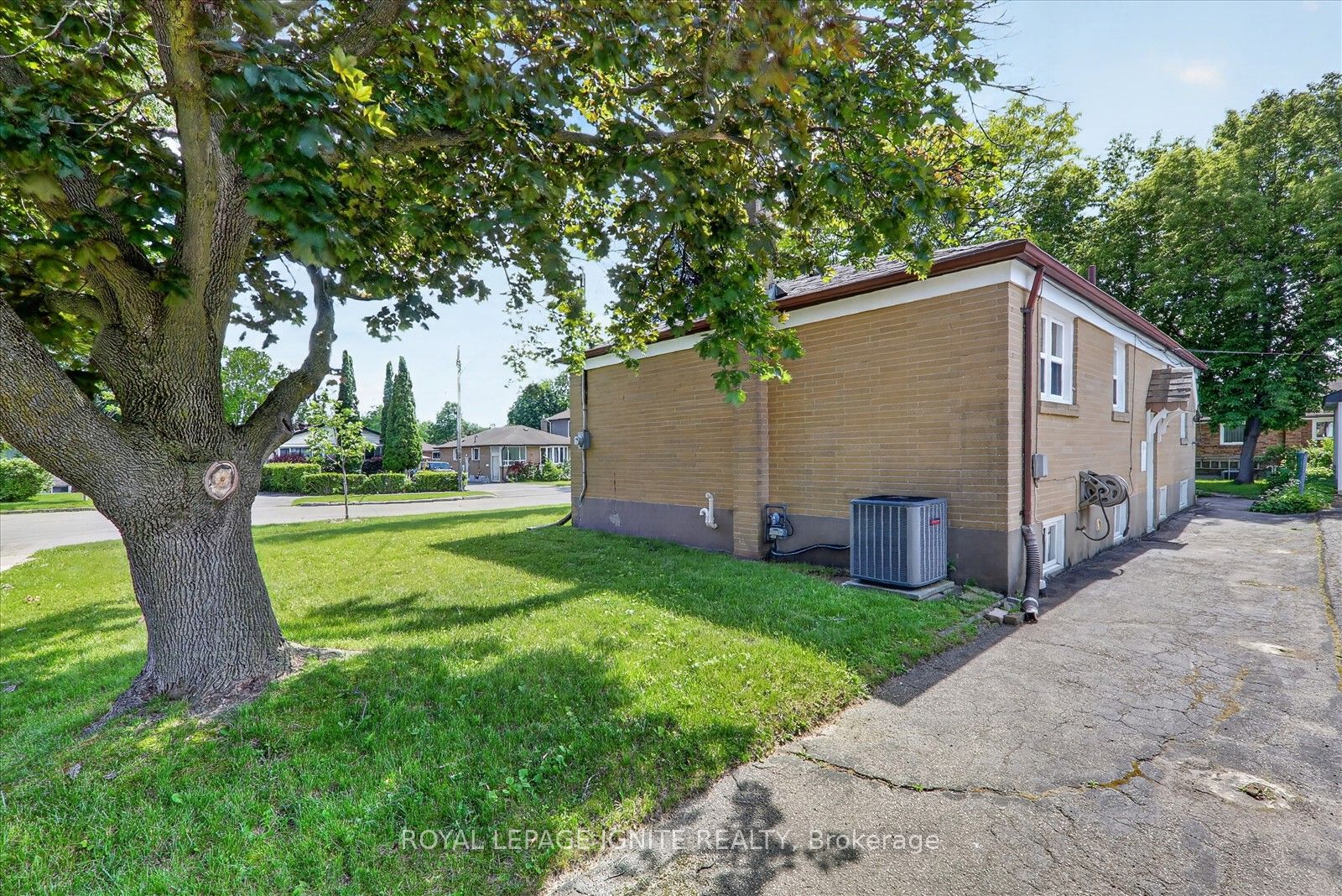 20 Alanbury Crescent, Toronto, ON M1J 2Y4 photo 3