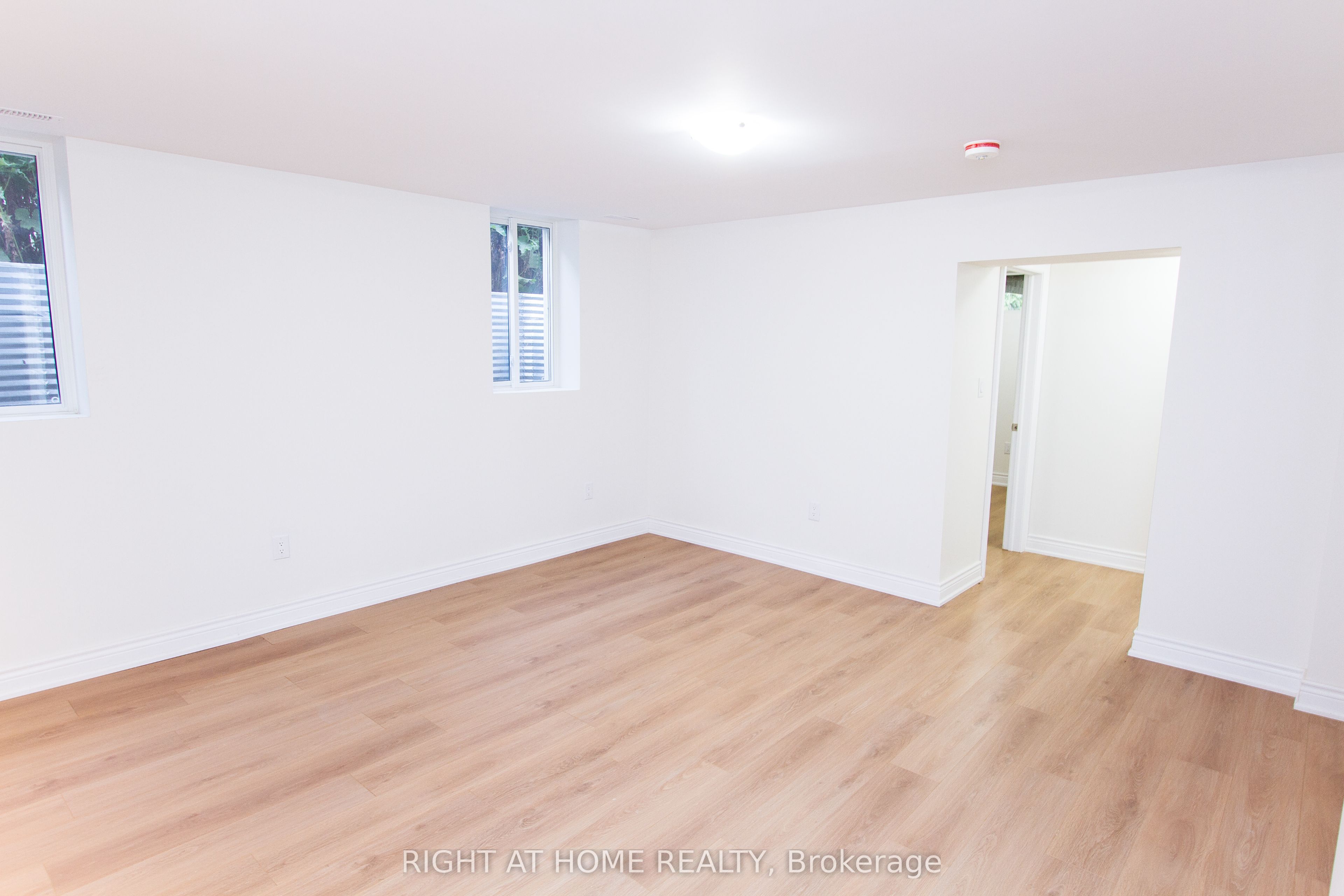 659 Shakespeare Avenue, Oshawa, ON L1H 3H8 photo 3