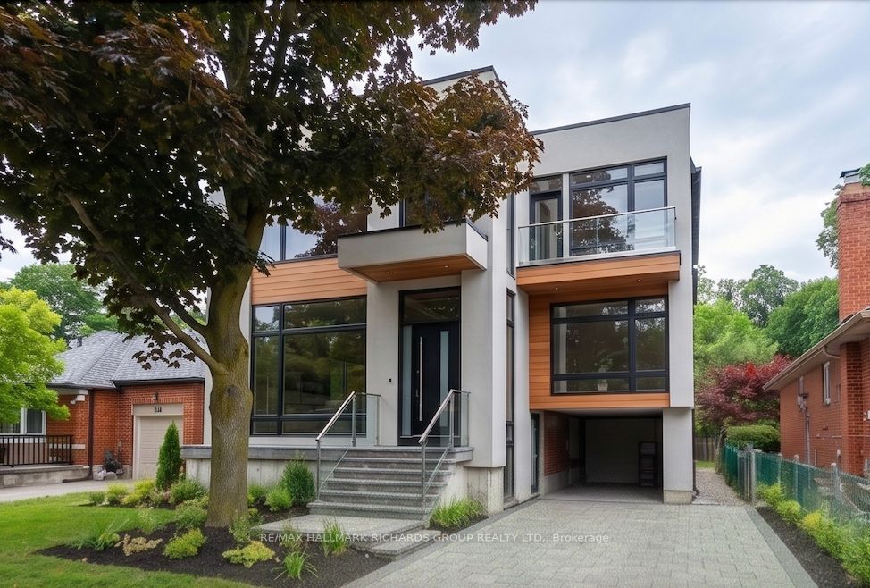 98 Ferris Road, Toronto, ON M4B 1G4