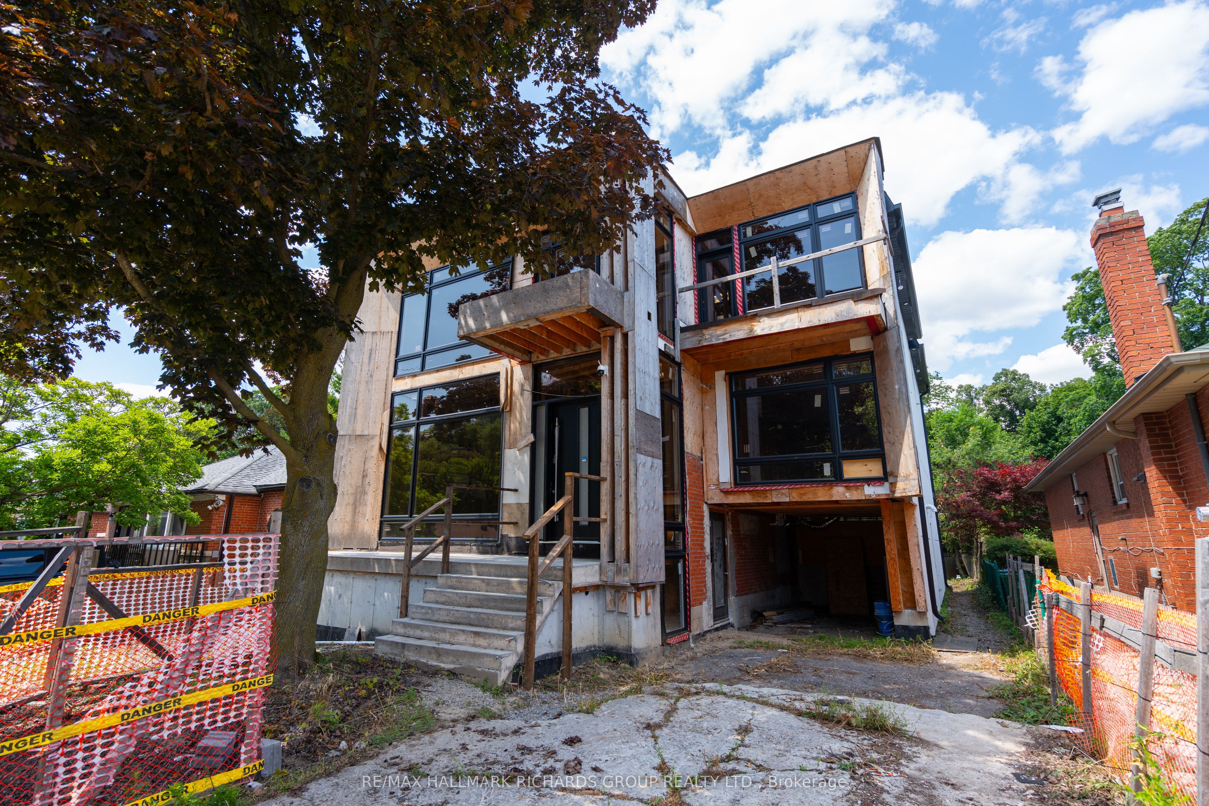 98 Ferris Road, Toronto, ON M4B 1G4 photo 5