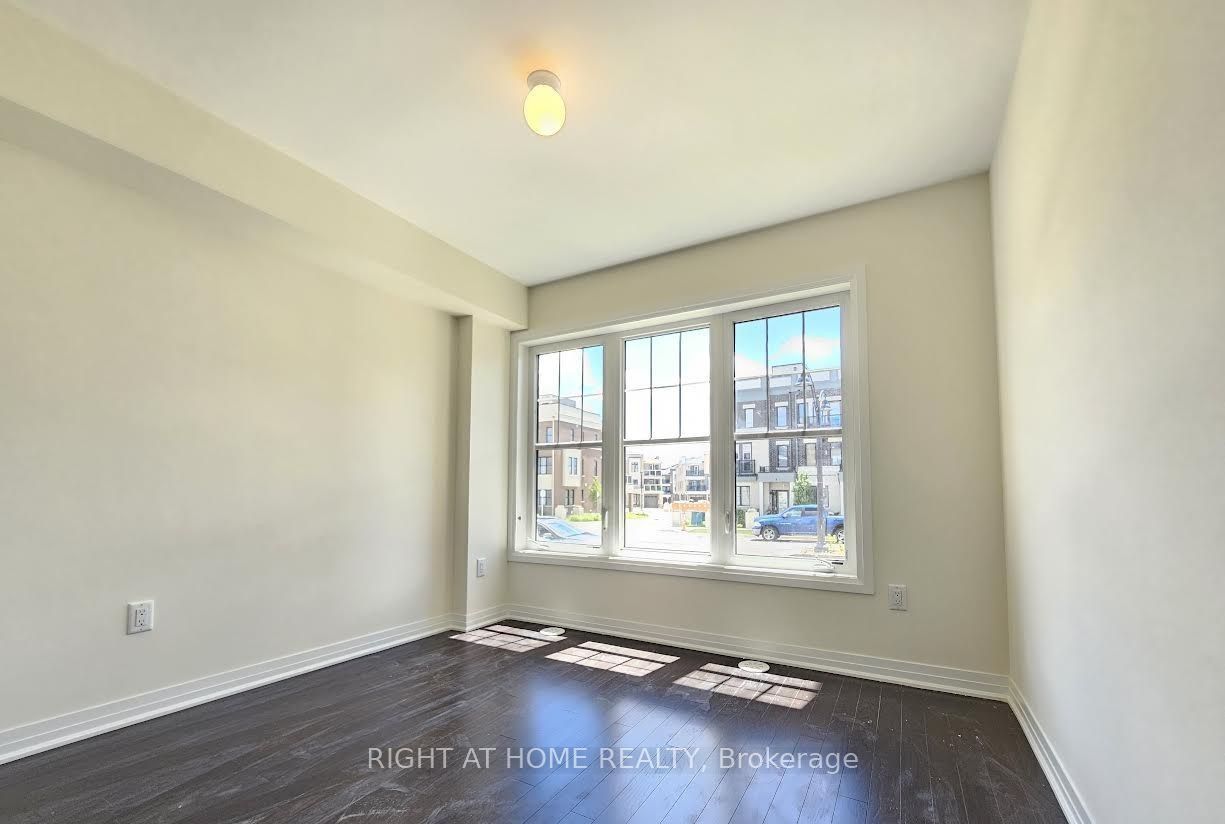 8 Clarington Boulevard, Clarington, ON L1C 7E5 photo 3