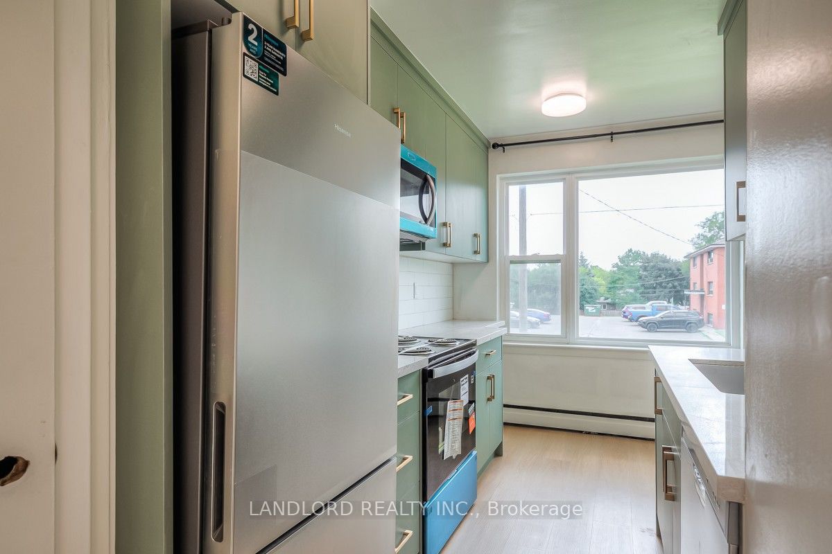 111 Craydon Road 201, Whitby, ON L1N 2B5 photo 3