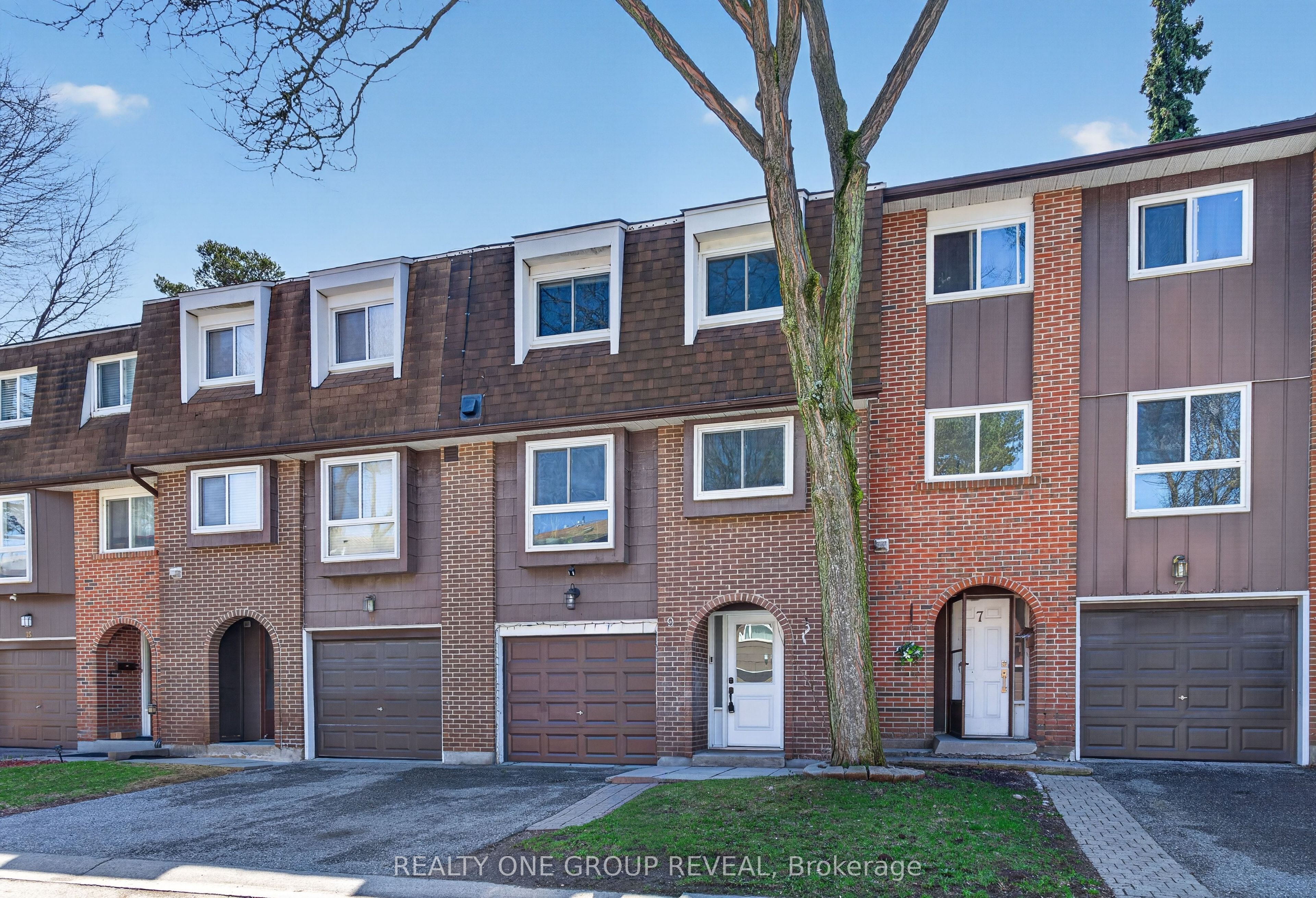 443 Manse Road 9, Toronto, ON M1E 3V7