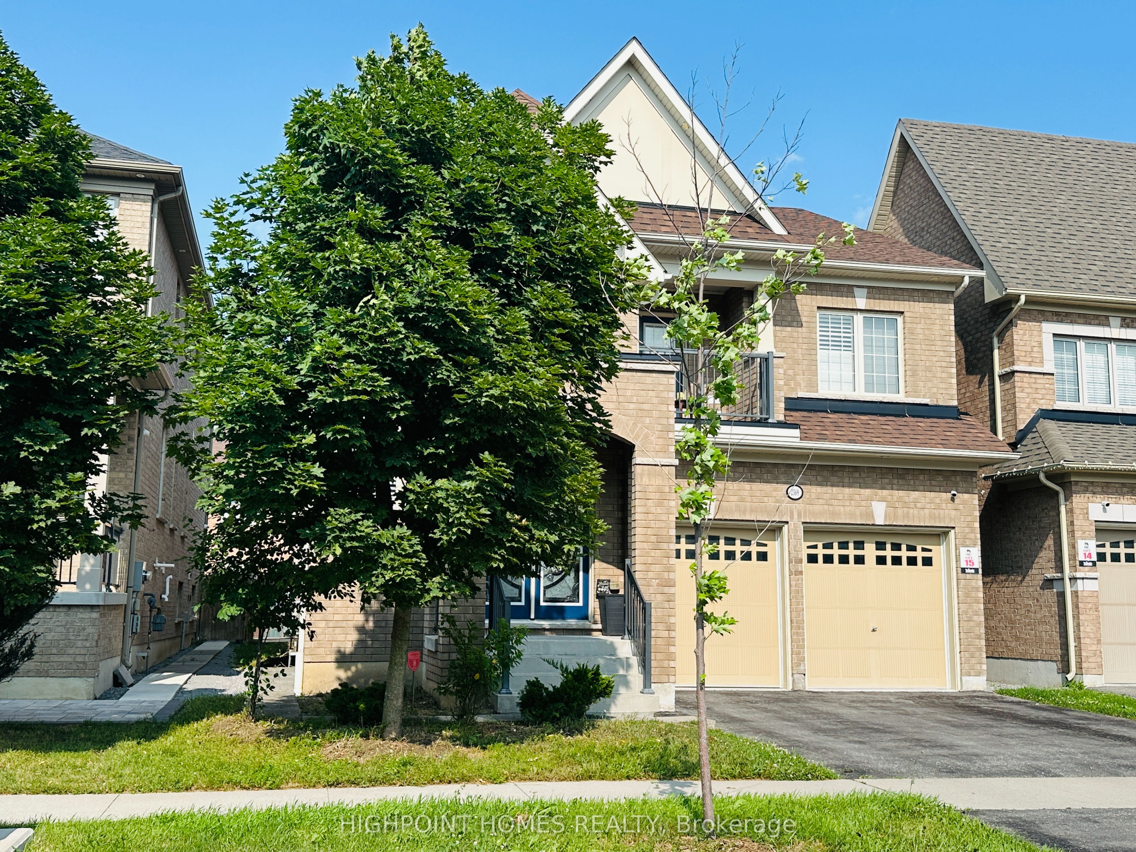 2369 Dress Circle Crescent, Oshawa, ON L1L 0L8 photo 2